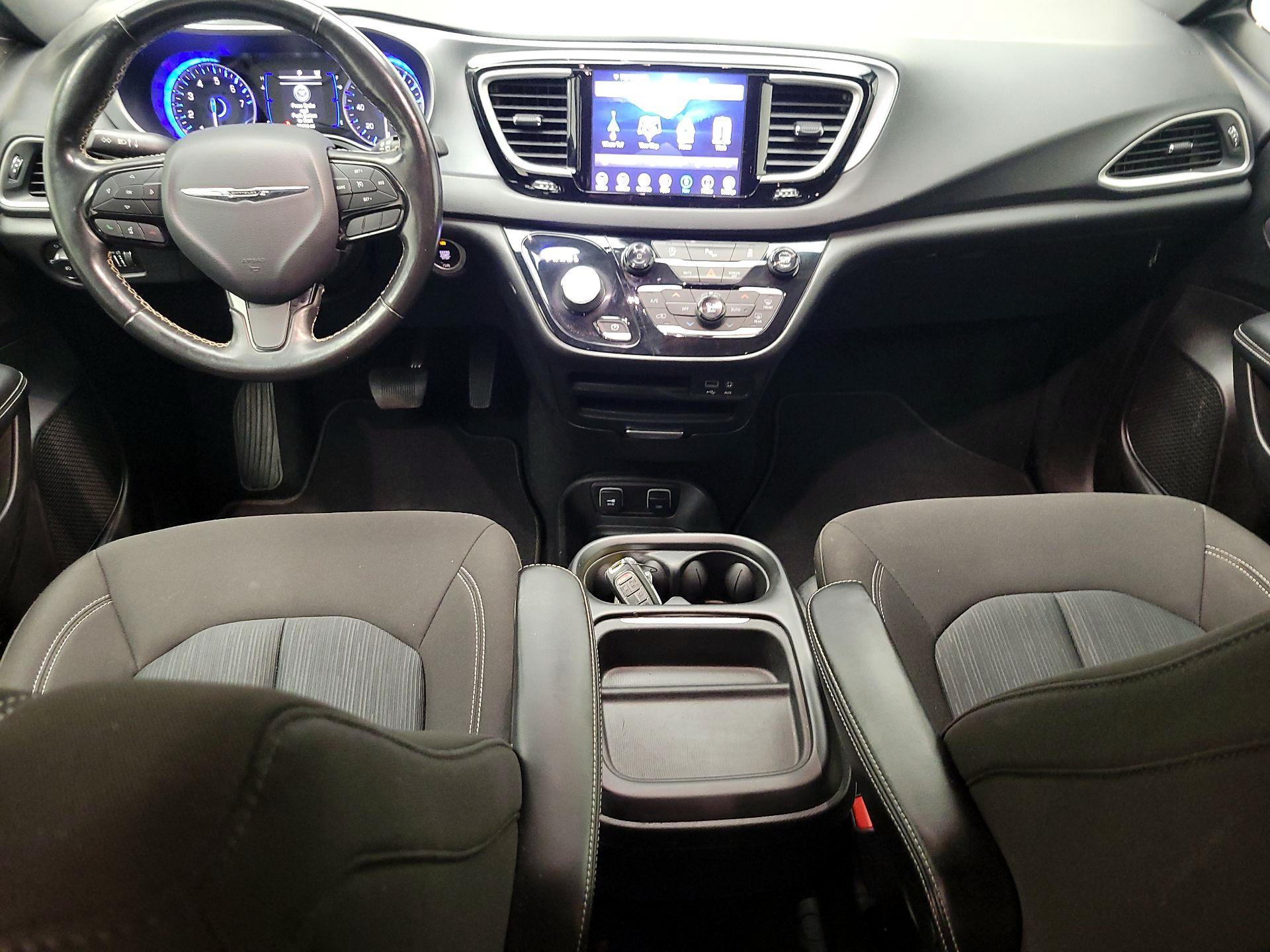 Thumbnail: 2020 Chrysler Pacifica - 9