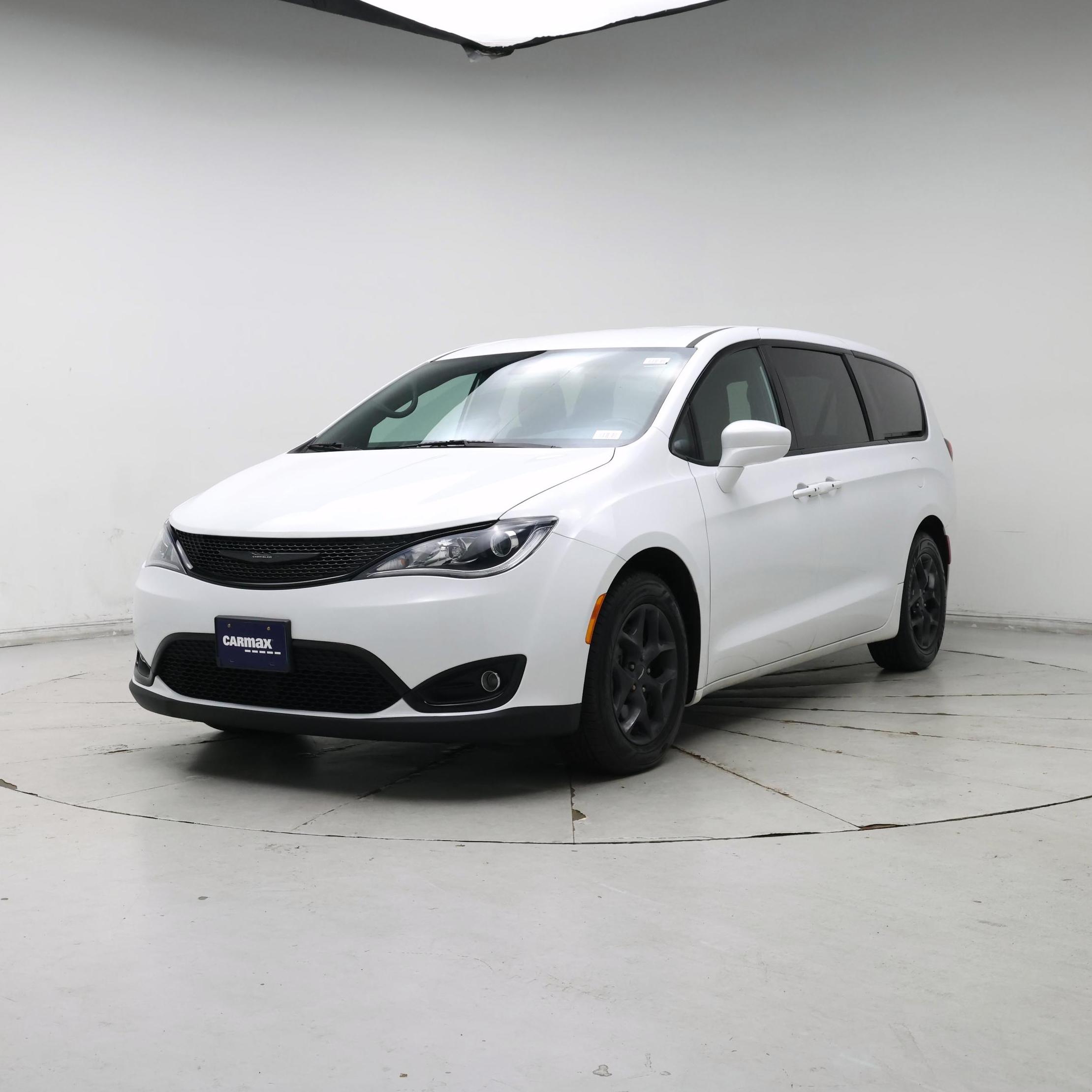 Thumbnail: 2020 Chrysler Pacifica - 4