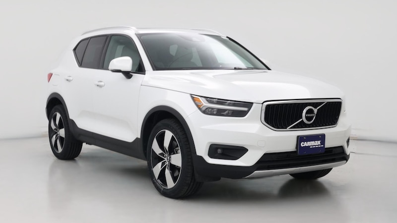 2021 Volvo XC40 T5 Momentum Hero Image