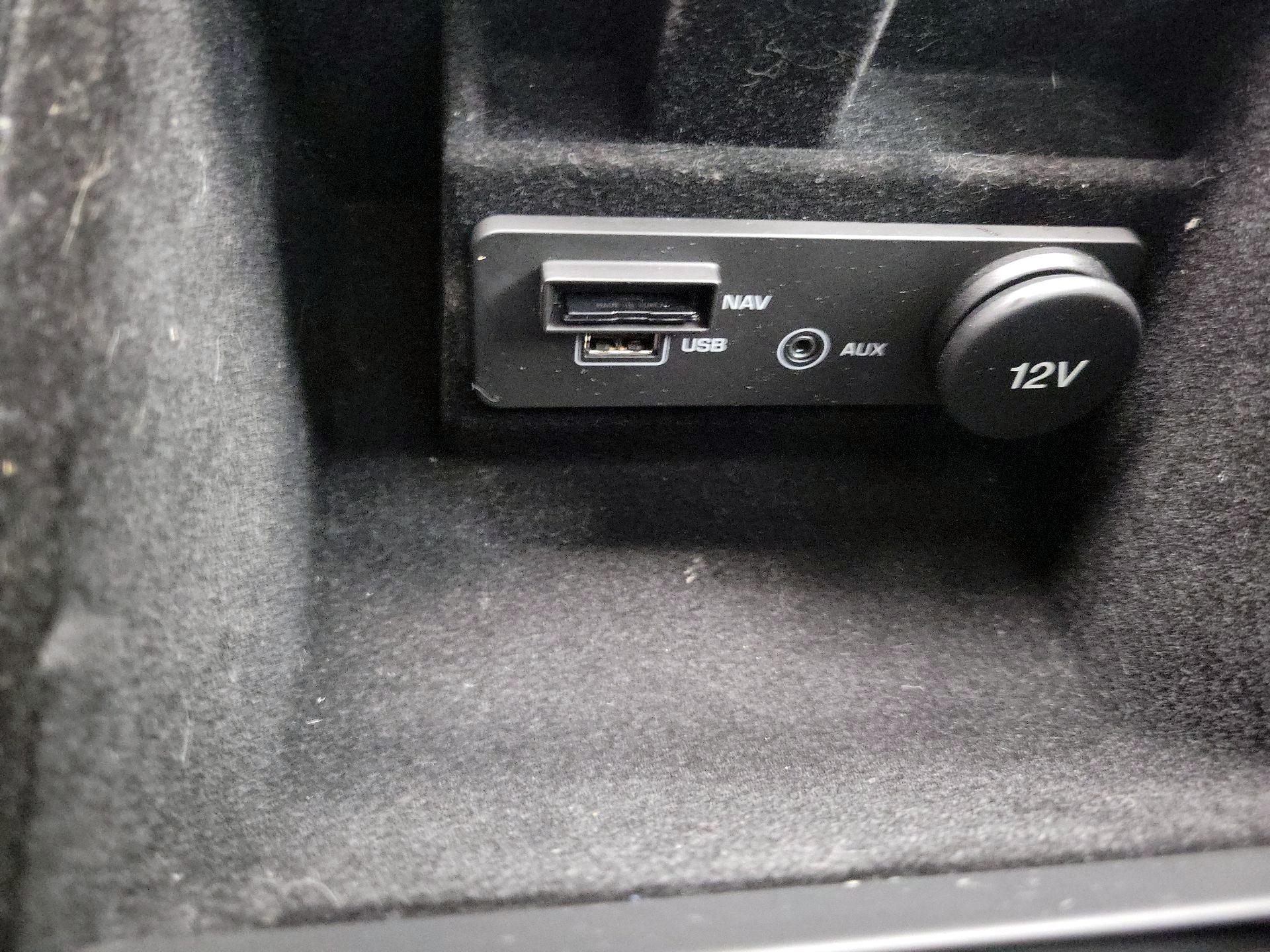Thumbnail: 2019 Land Rover Range Rover Evoque - 19
