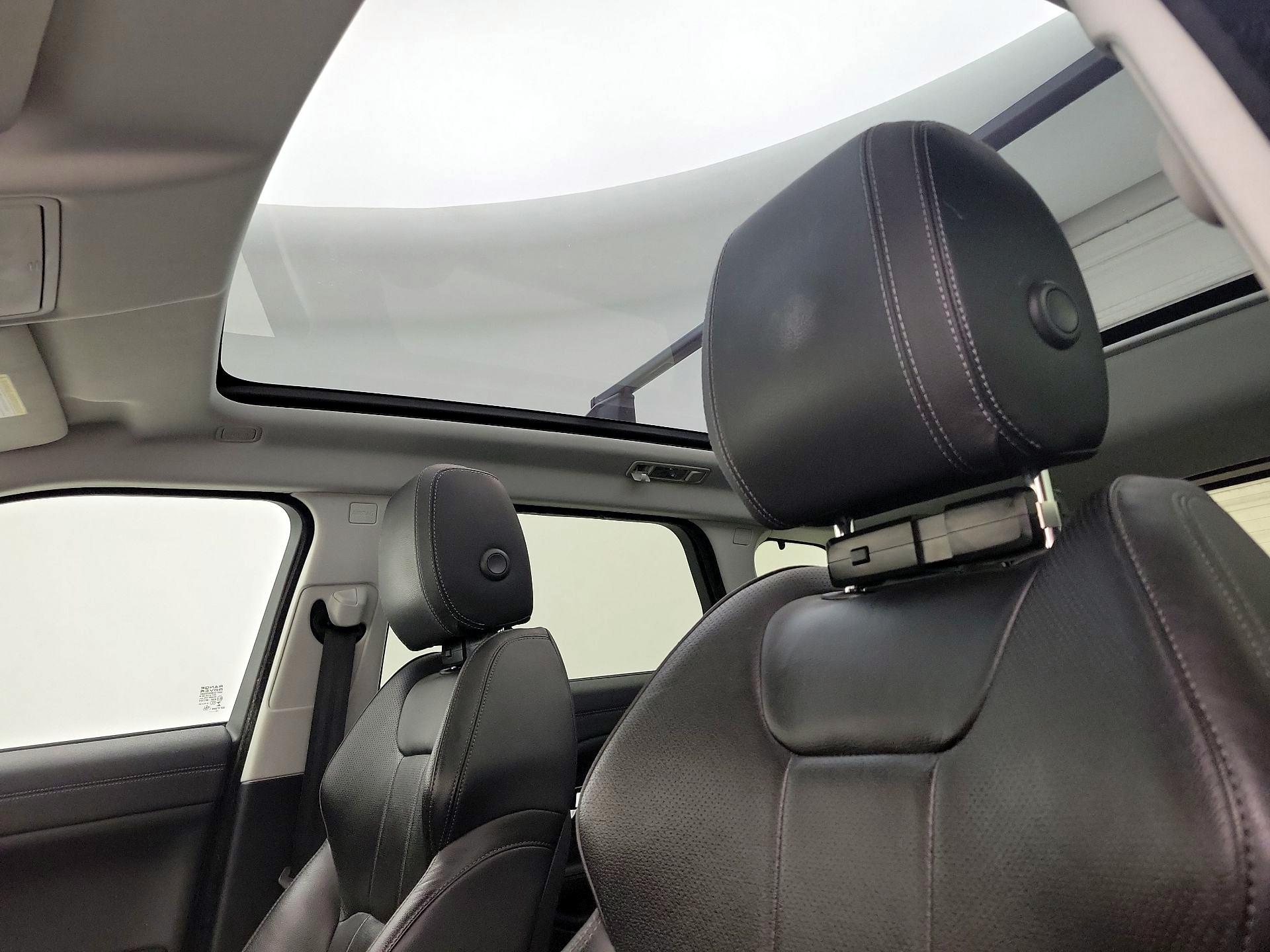 Thumbnail: 2019 Land Rover Range Rover Evoque - 20