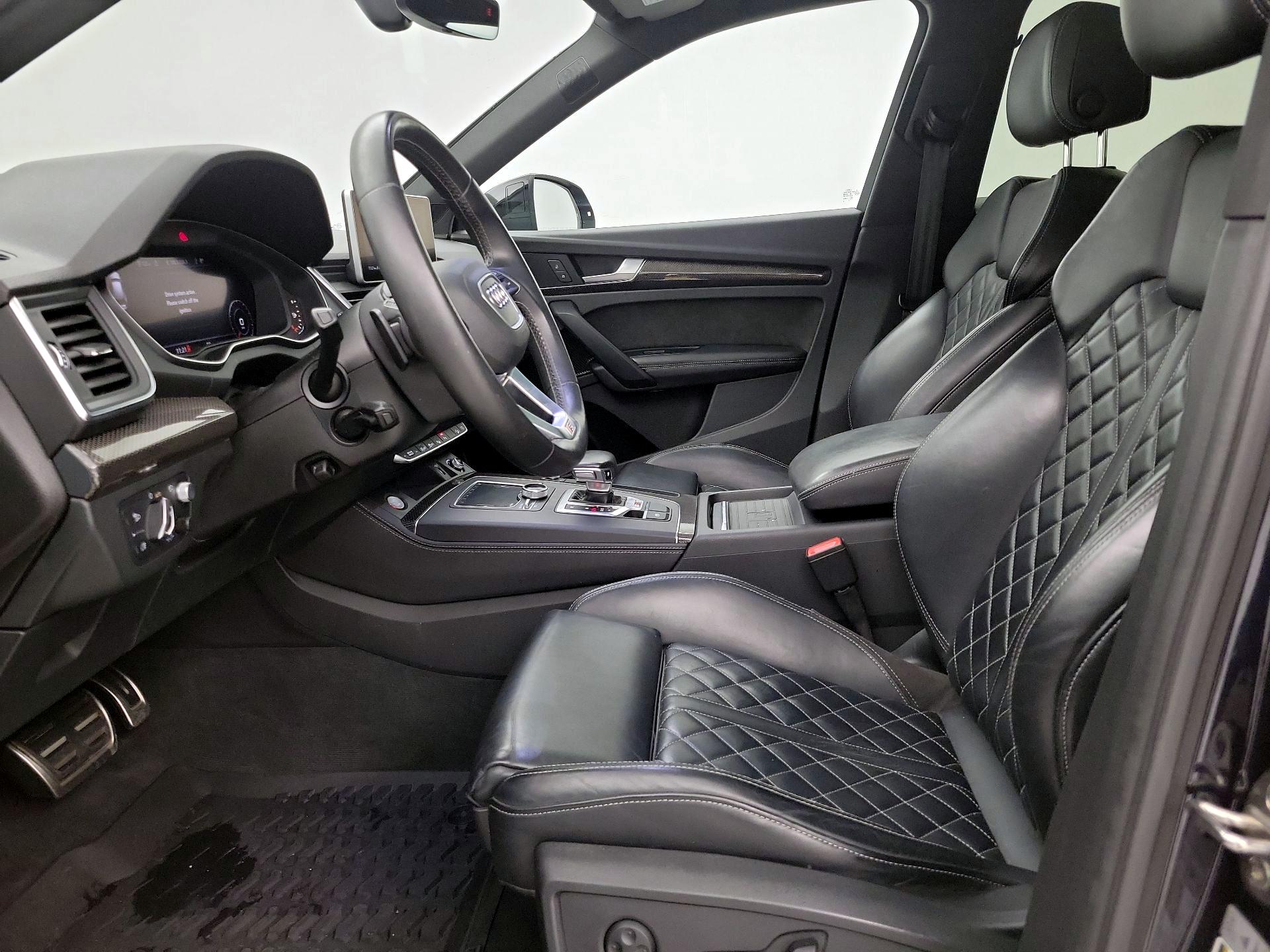 Thumbnail: 2019 Audi SQ5 - 11