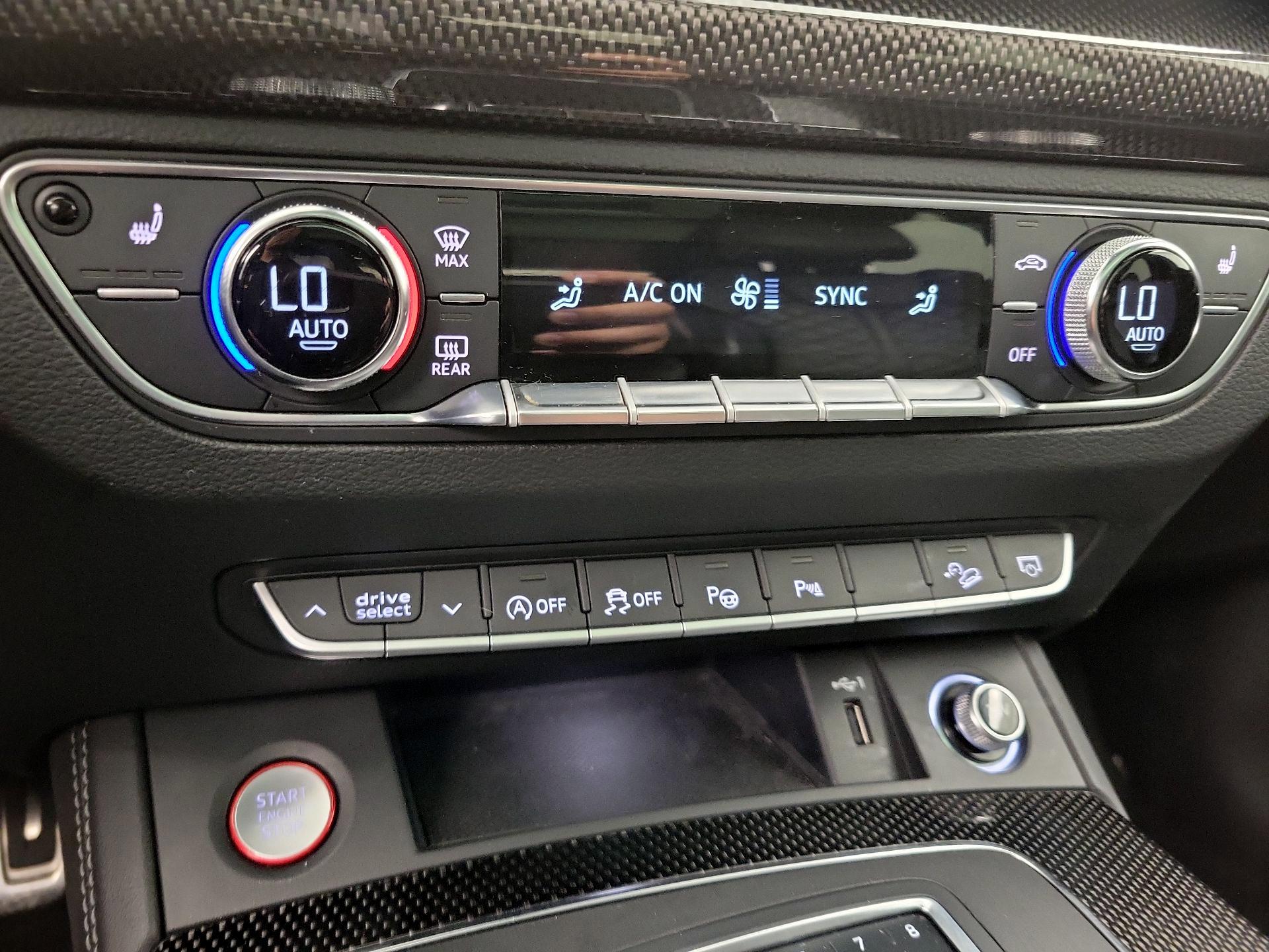 Thumbnail: 2019 Audi SQ5 - 16