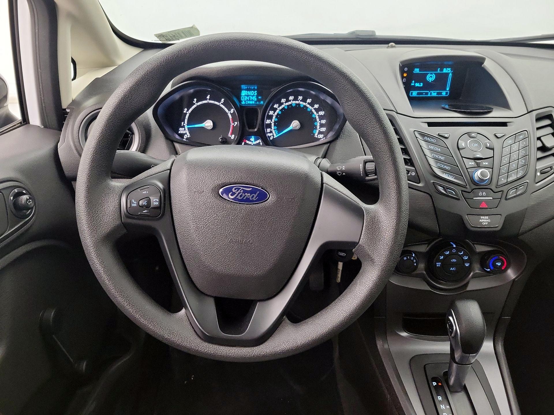 Thumbnail: 2016 Ford Fiesta - 10