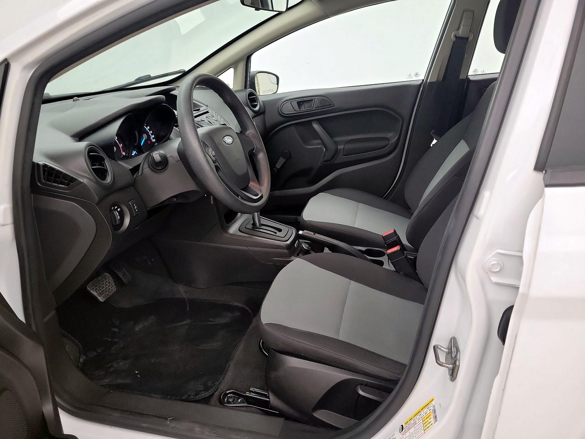 Thumbnail: 2016 Ford Fiesta - 11