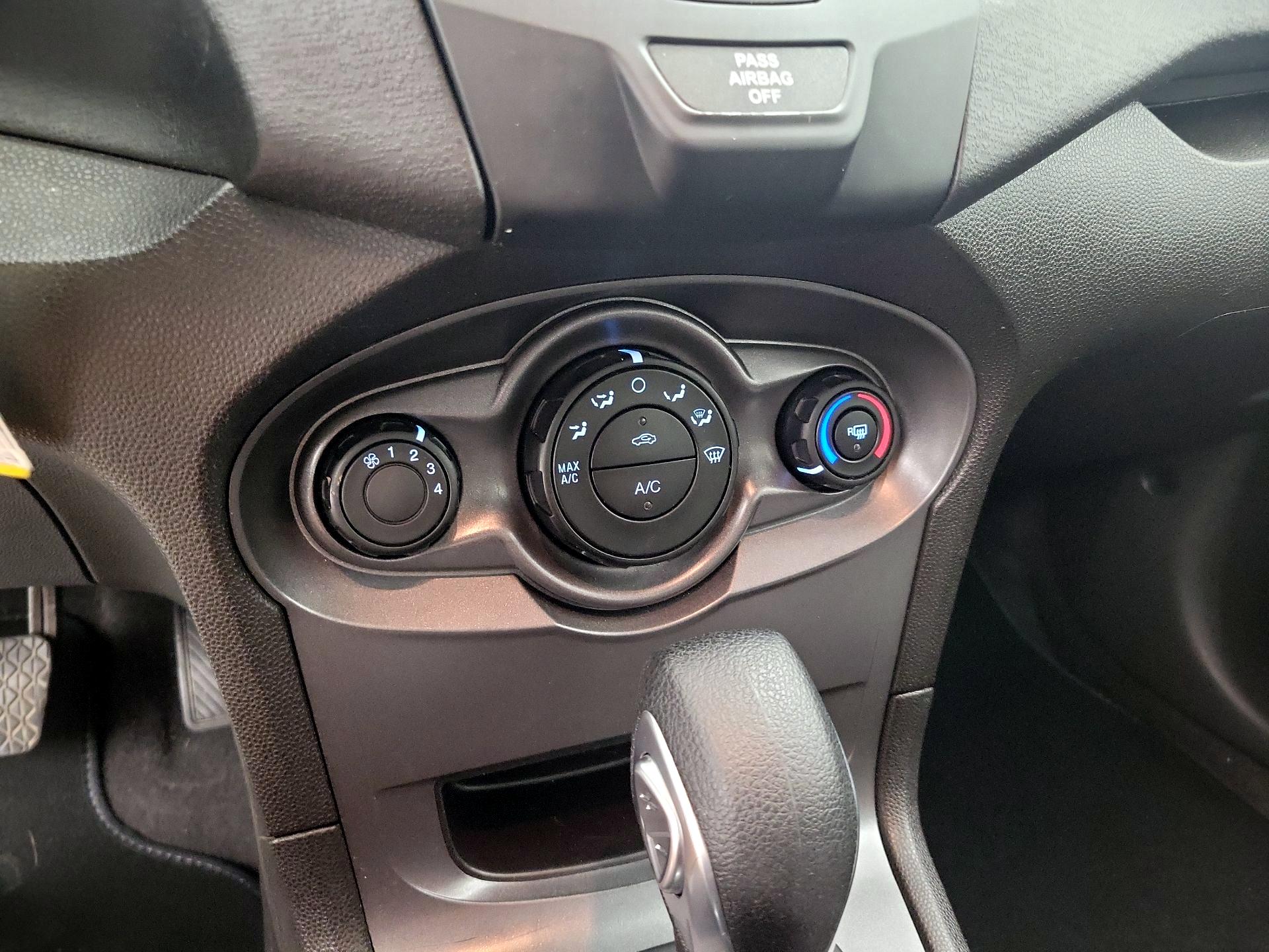 Thumbnail: 2016 Ford Fiesta - 15