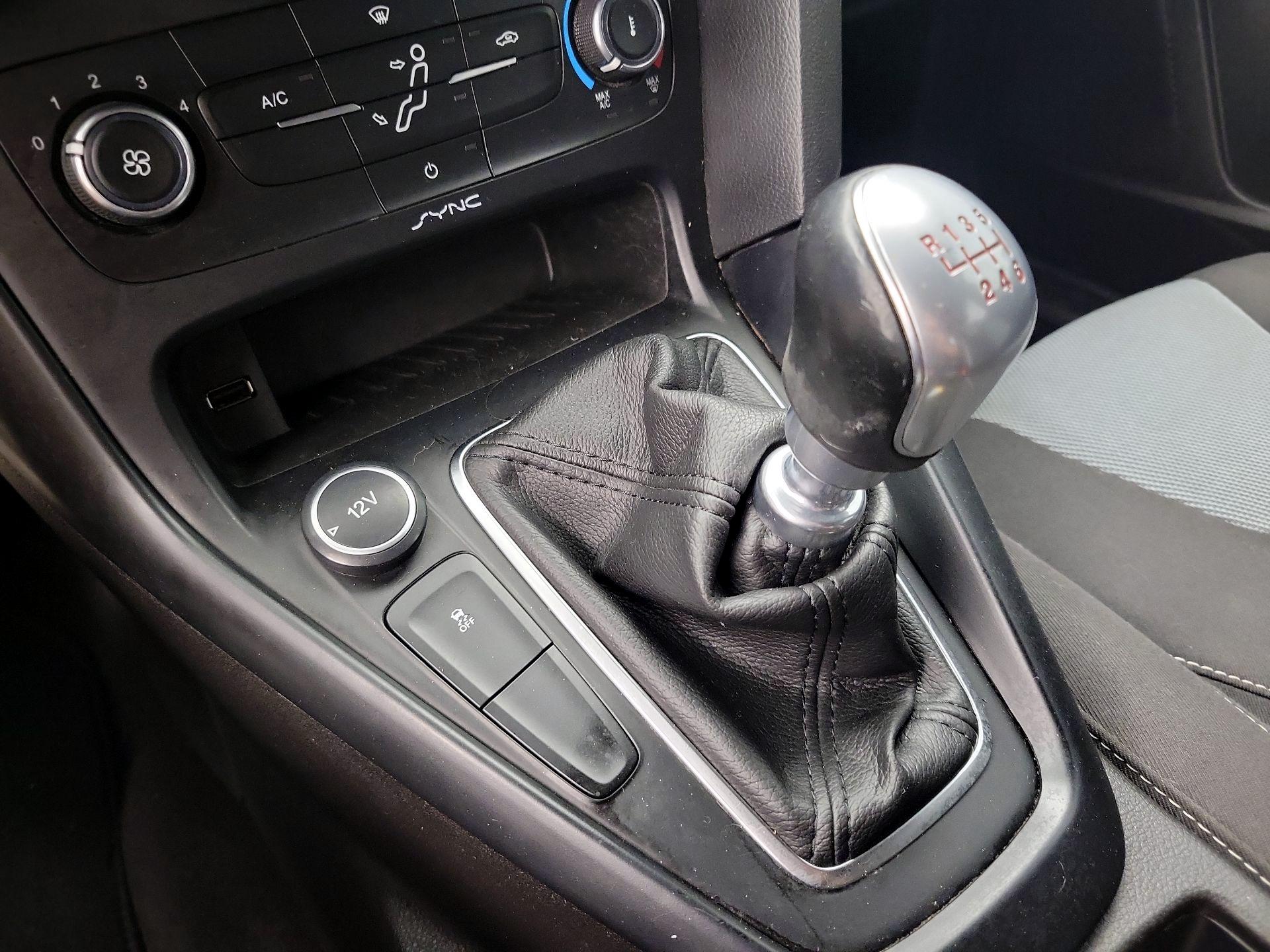 Thumbnail: 2016 Ford Focus - 17