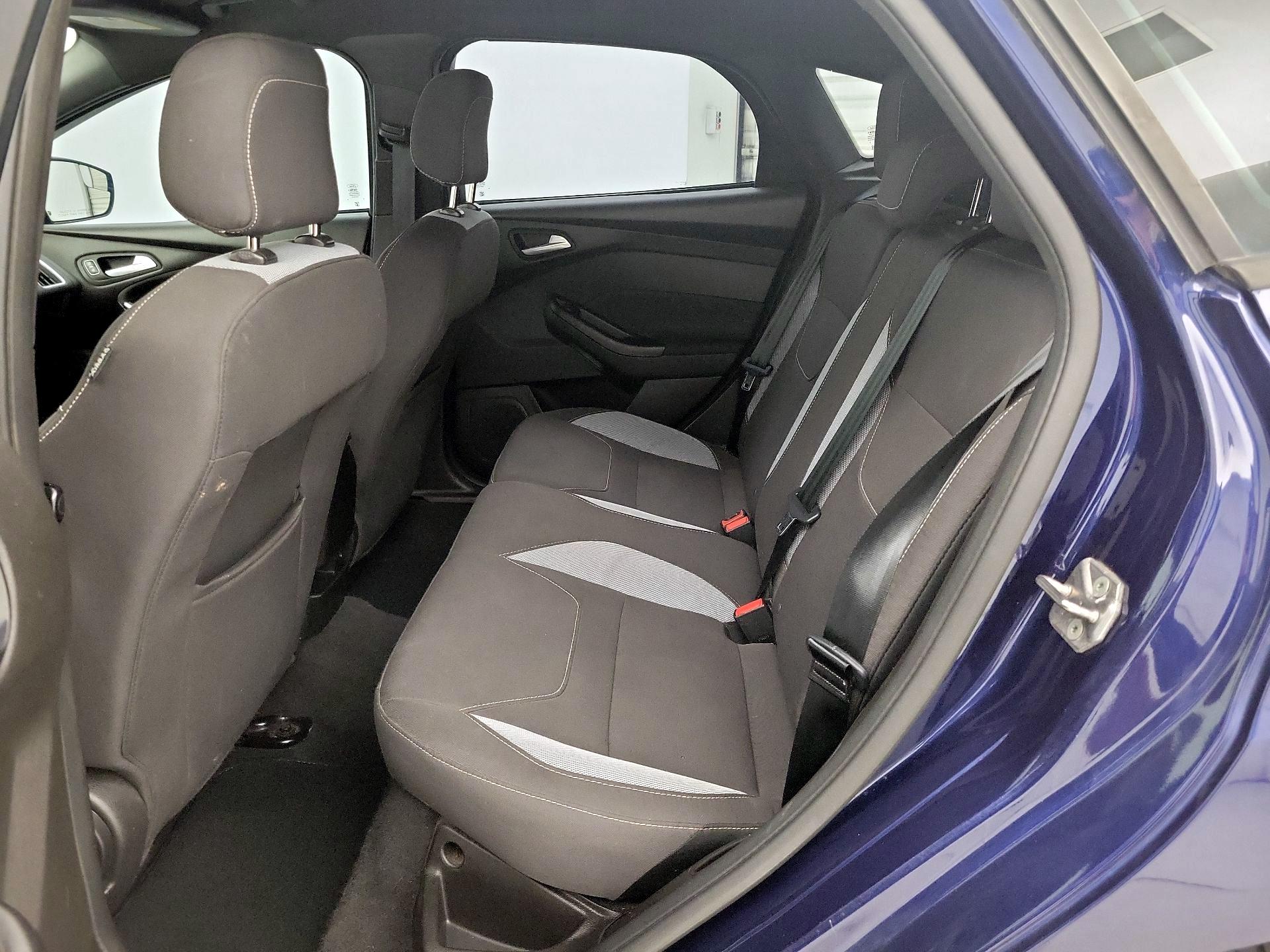 Thumbnail: 2016 Ford Focus - 19