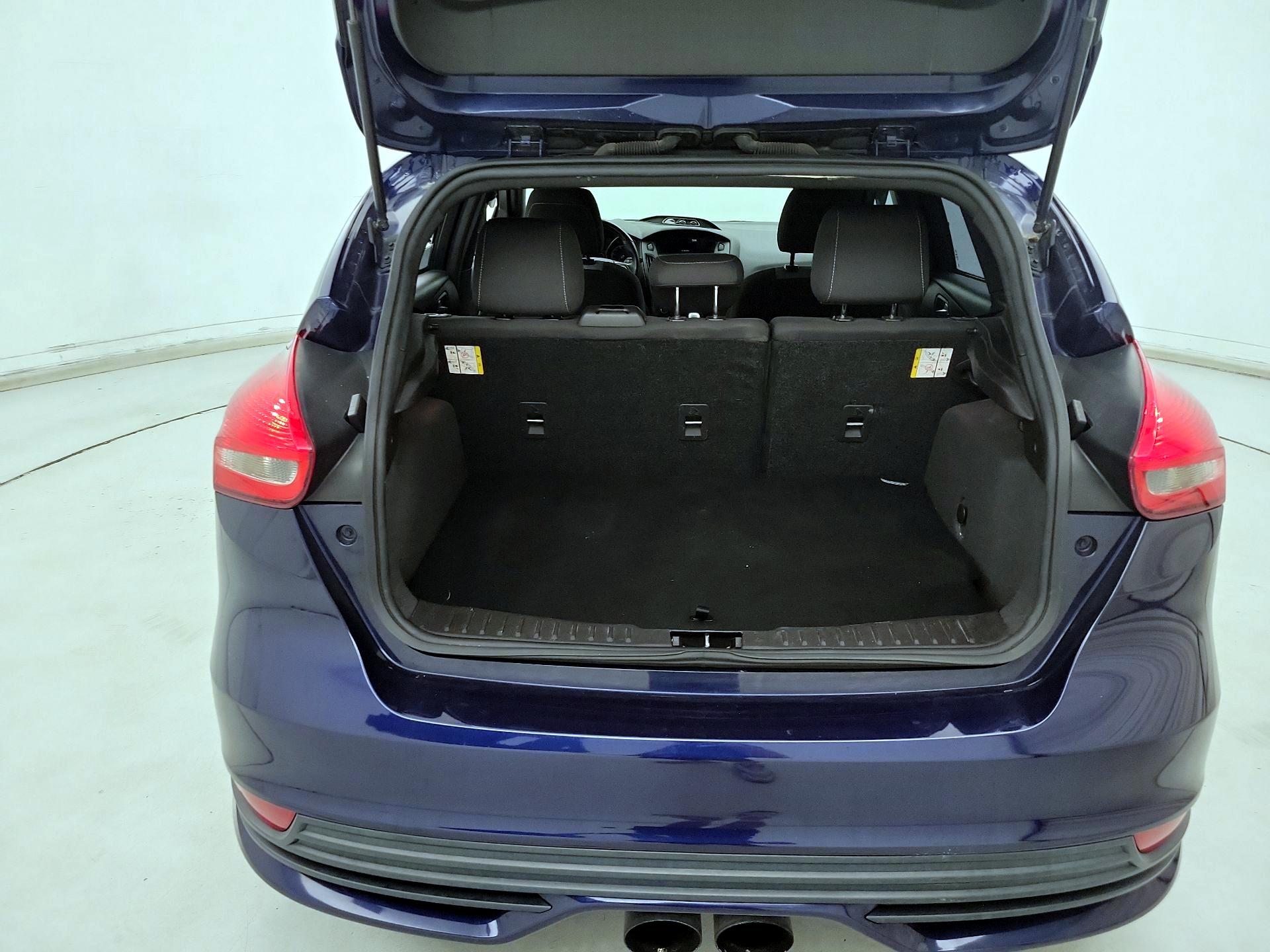 Thumbnail: 2016 Ford Focus - 20