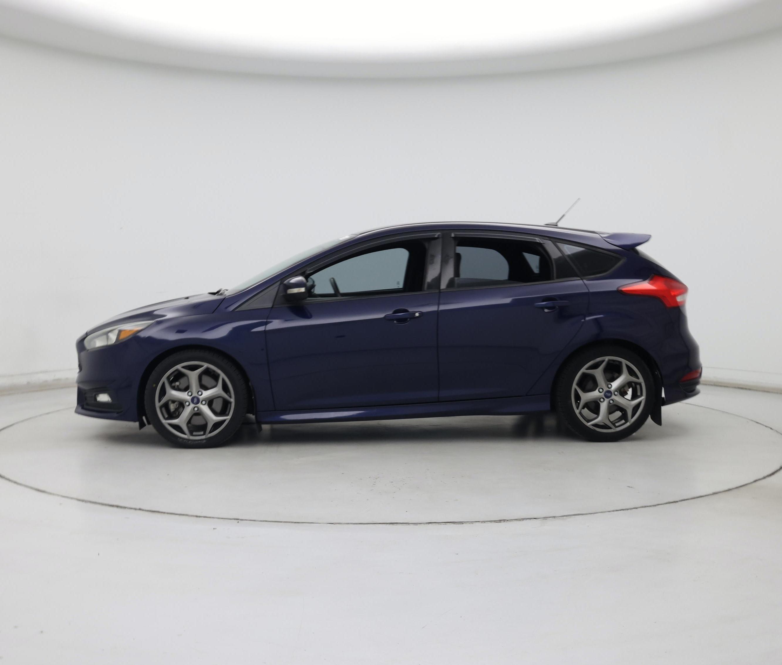 Thumbnail: 2016 Ford Focus - 3