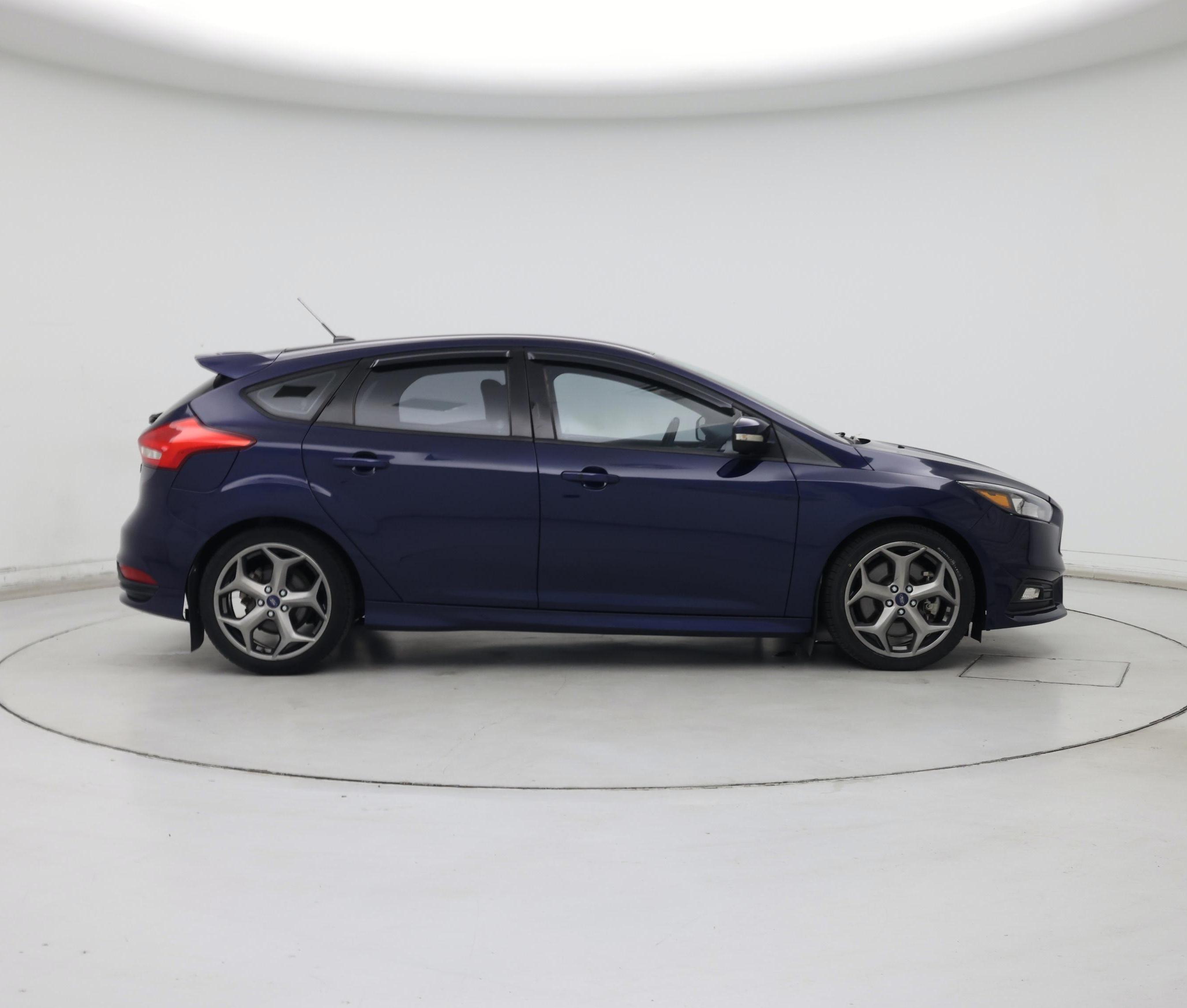 Thumbnail: 2016 Ford Focus - 7
