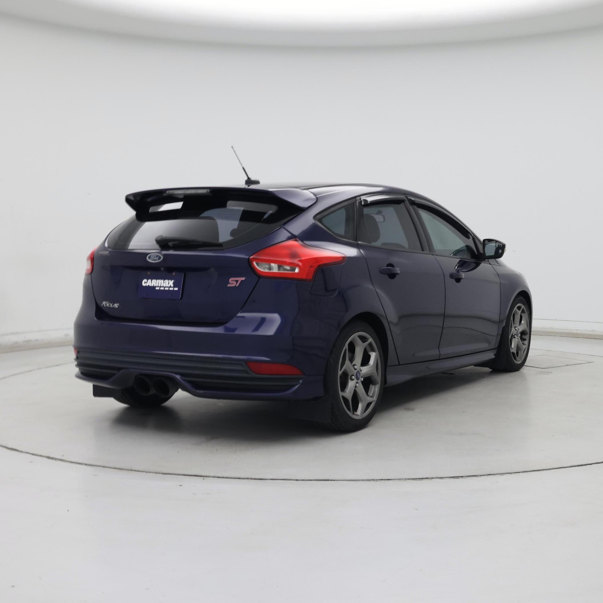 Thumbnail: 2016 Ford Focus - 8
