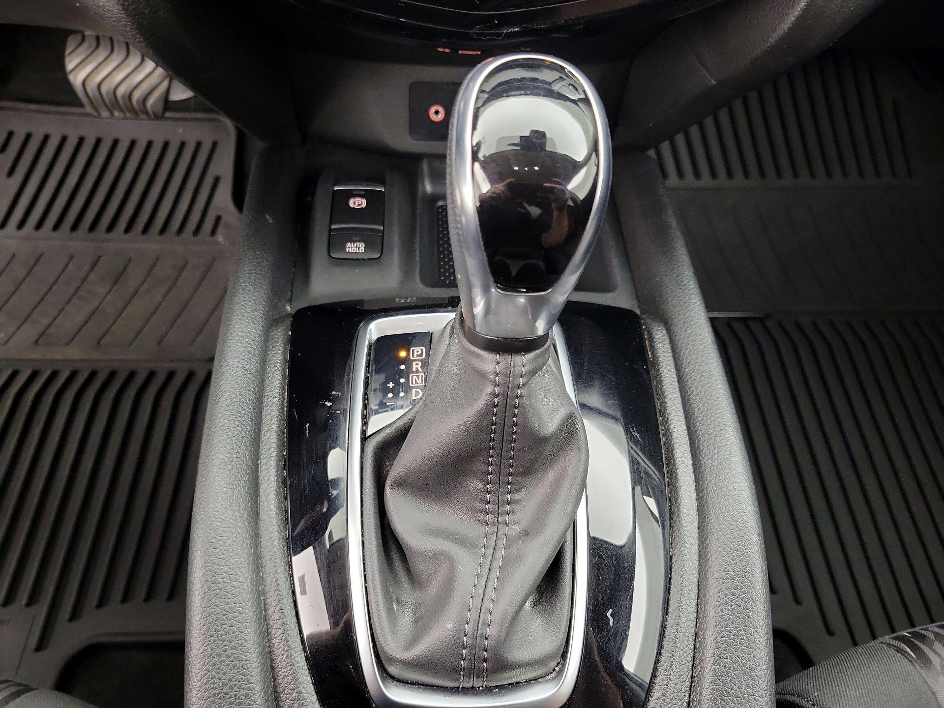 Thumbnail: 2020 Nissan Rogue - 18