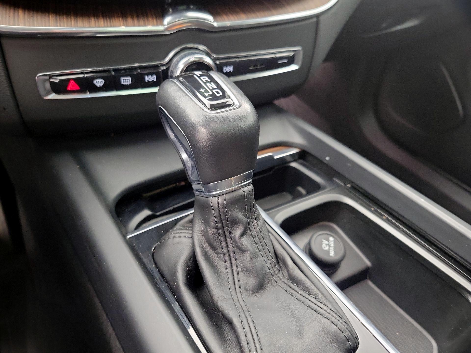 Thumbnail: 2021 Volvo XC60 - 15