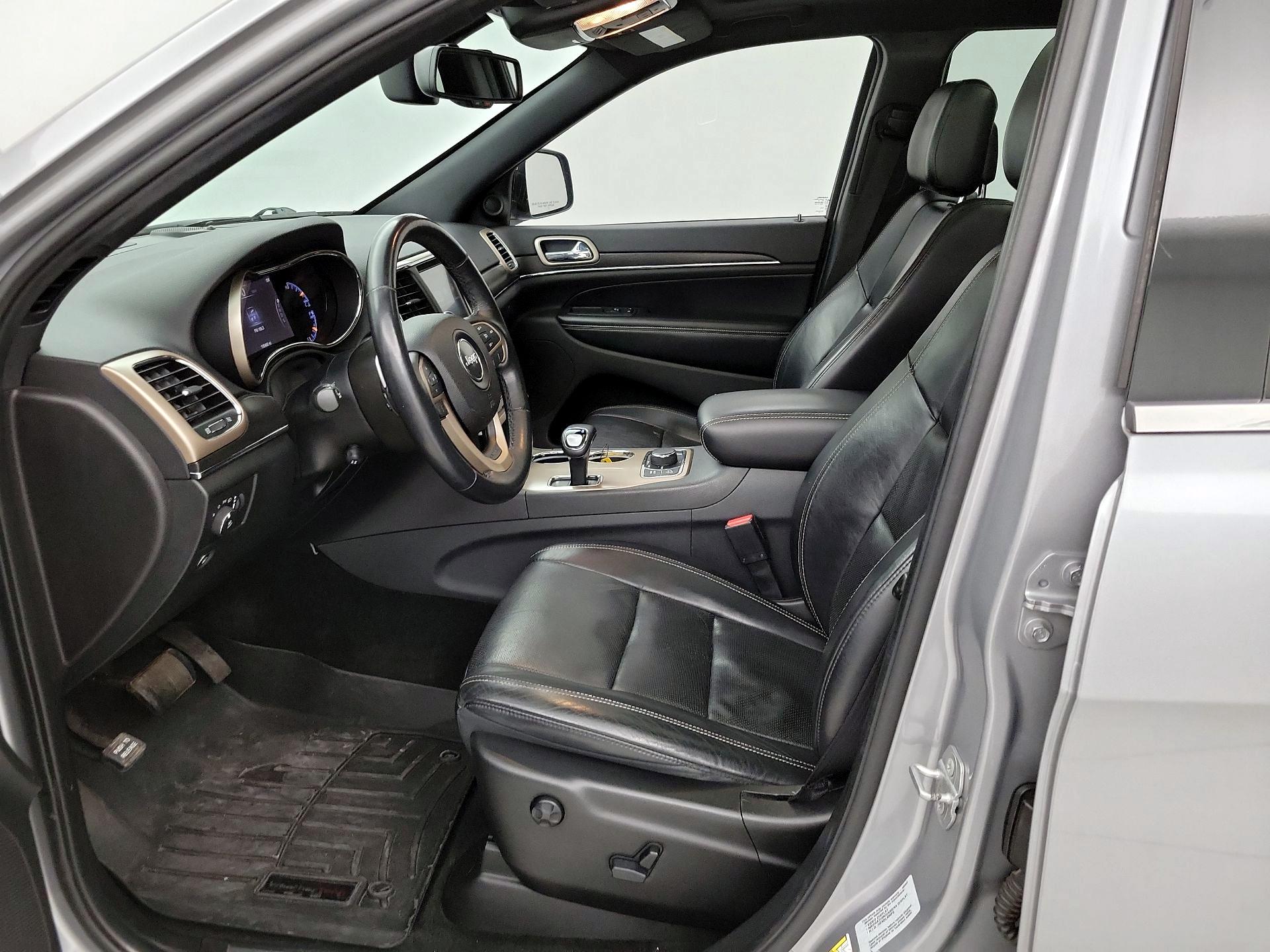 Thumbnail: 2015 Jeep Grand Cherokee - 9