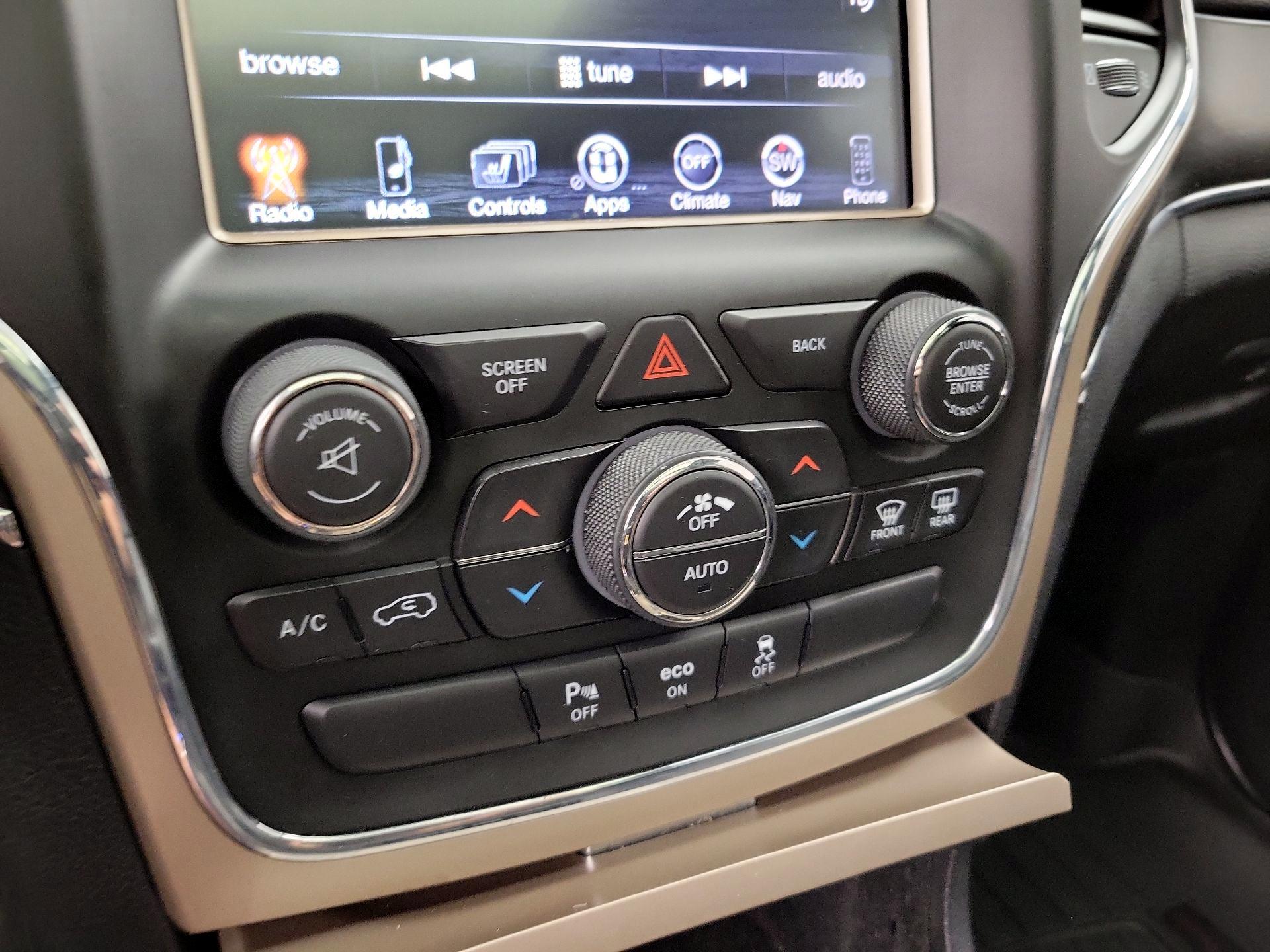 Thumbnail: 2015 Jeep Grand Cherokee - 15