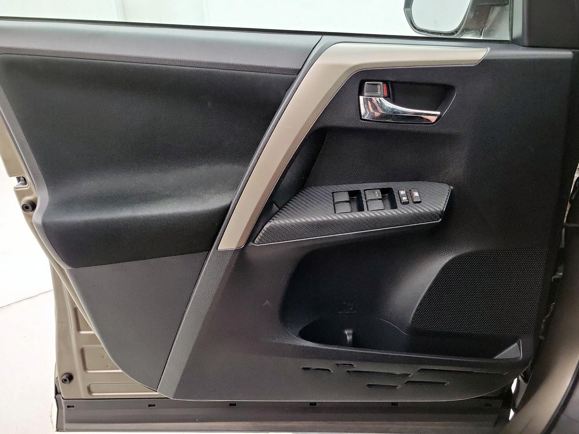 Thumbnail: 2014 Toyota RAV4 - 12
