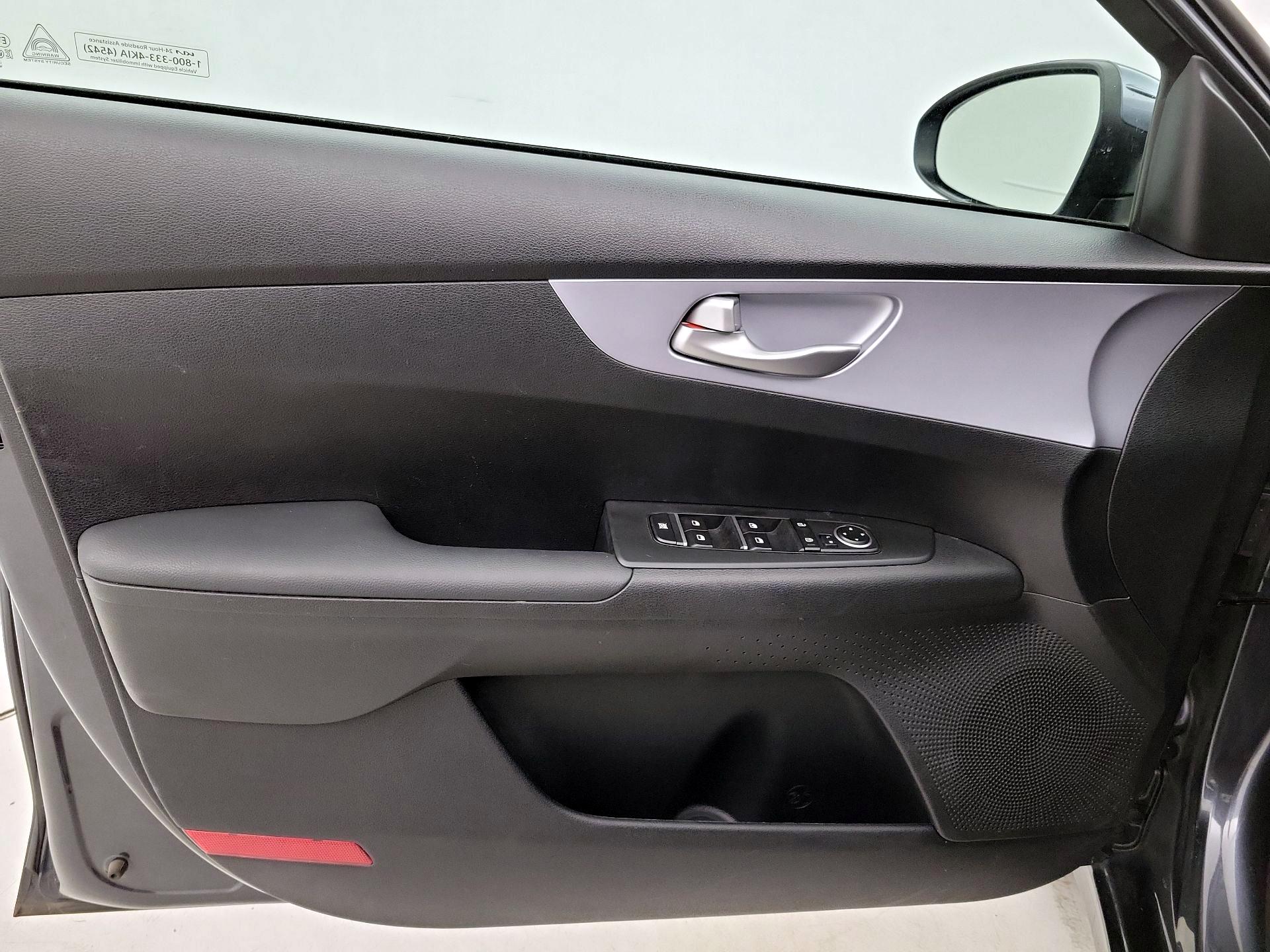 Thumbnail: 2024 Kia Forte - 12