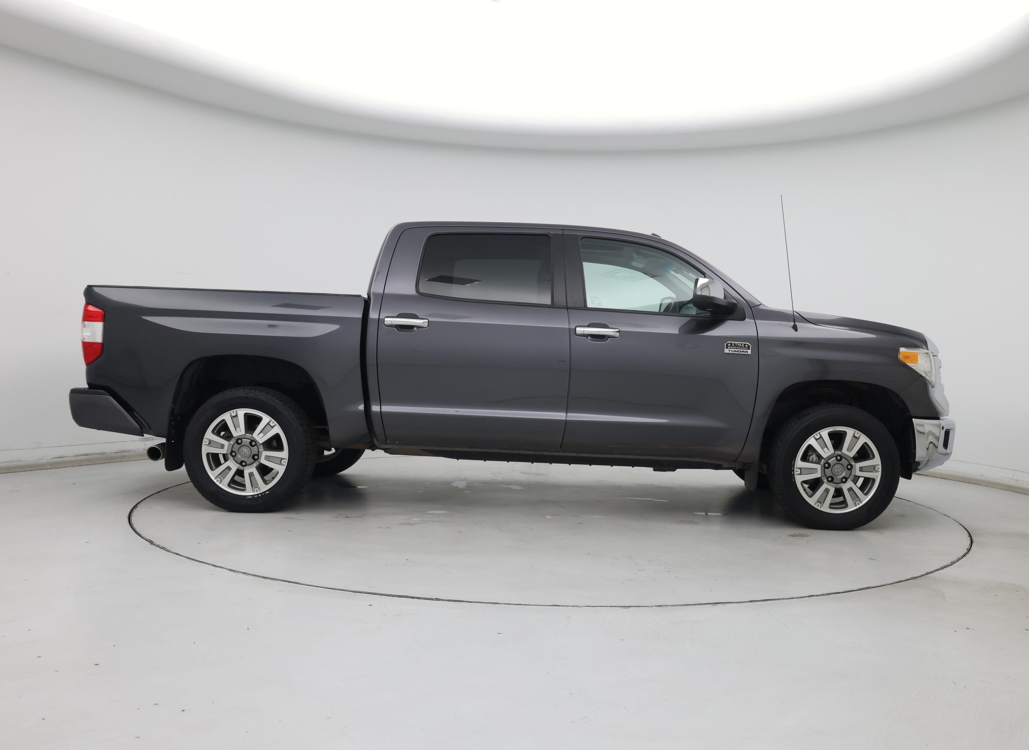 Thumbnail: 2017 Toyota Tundra - 7