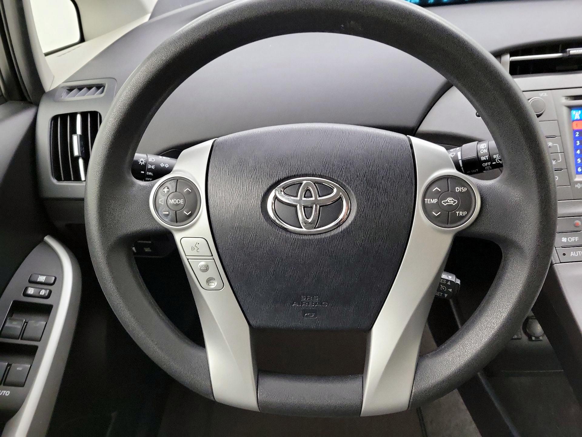 Thumbnail: 2014 Toyota Prius - 10