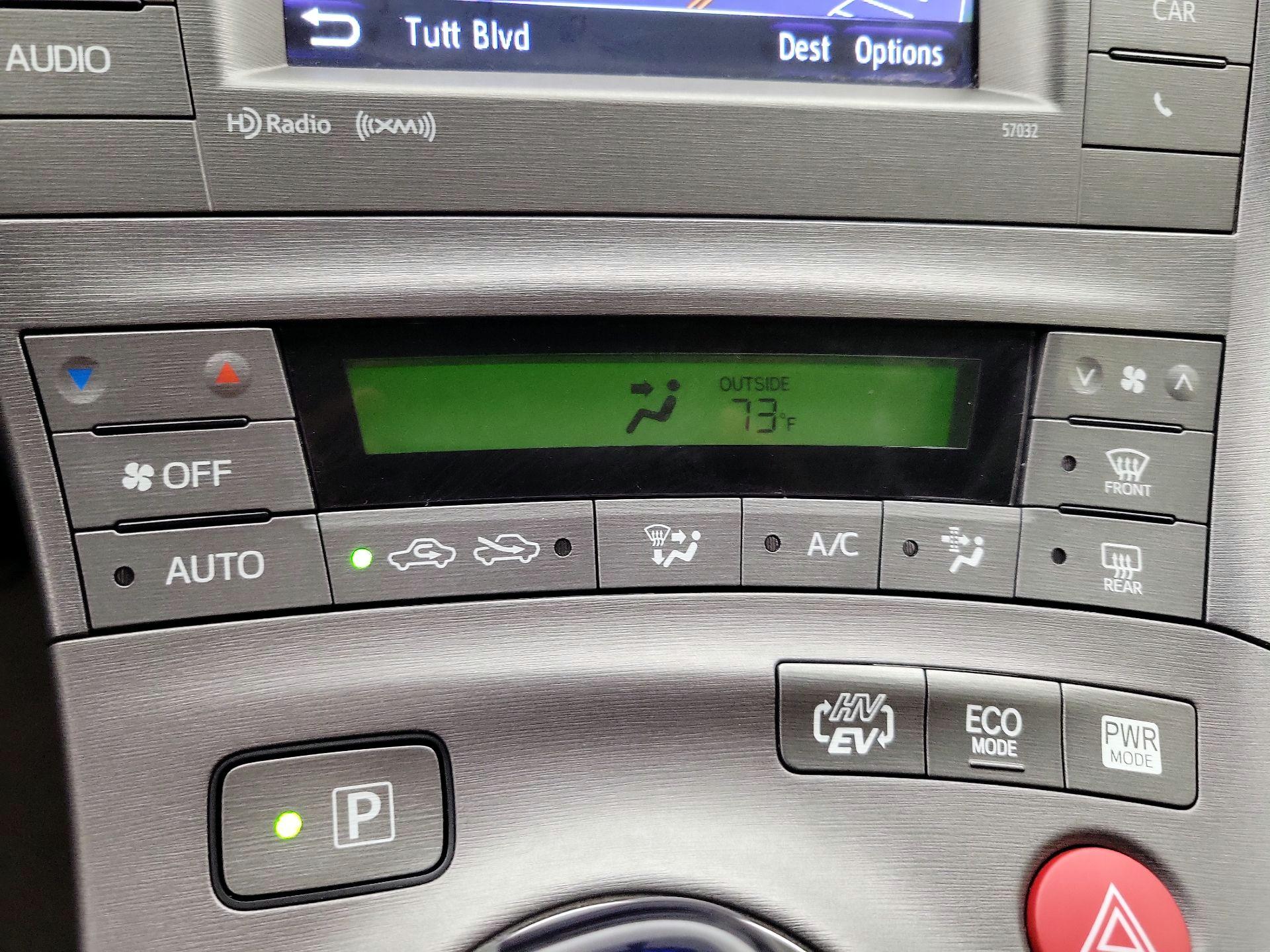 Thumbnail: 2014 Toyota Prius - 16