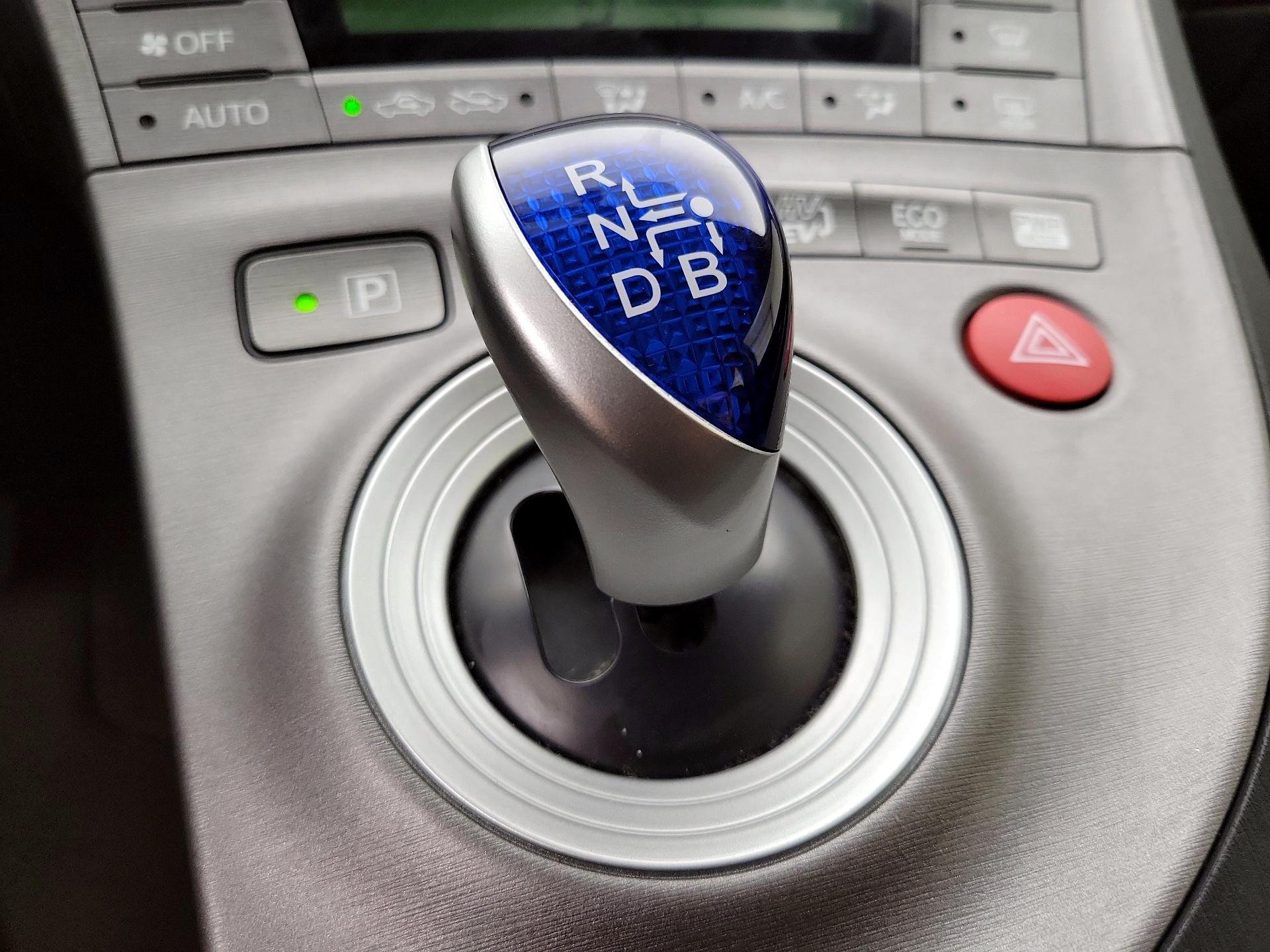 Thumbnail: 2014 Toyota Prius - 17