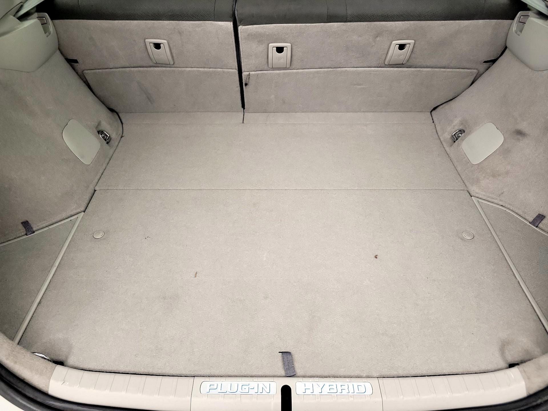 Thumbnail: 2014 Toyota Prius - 19
