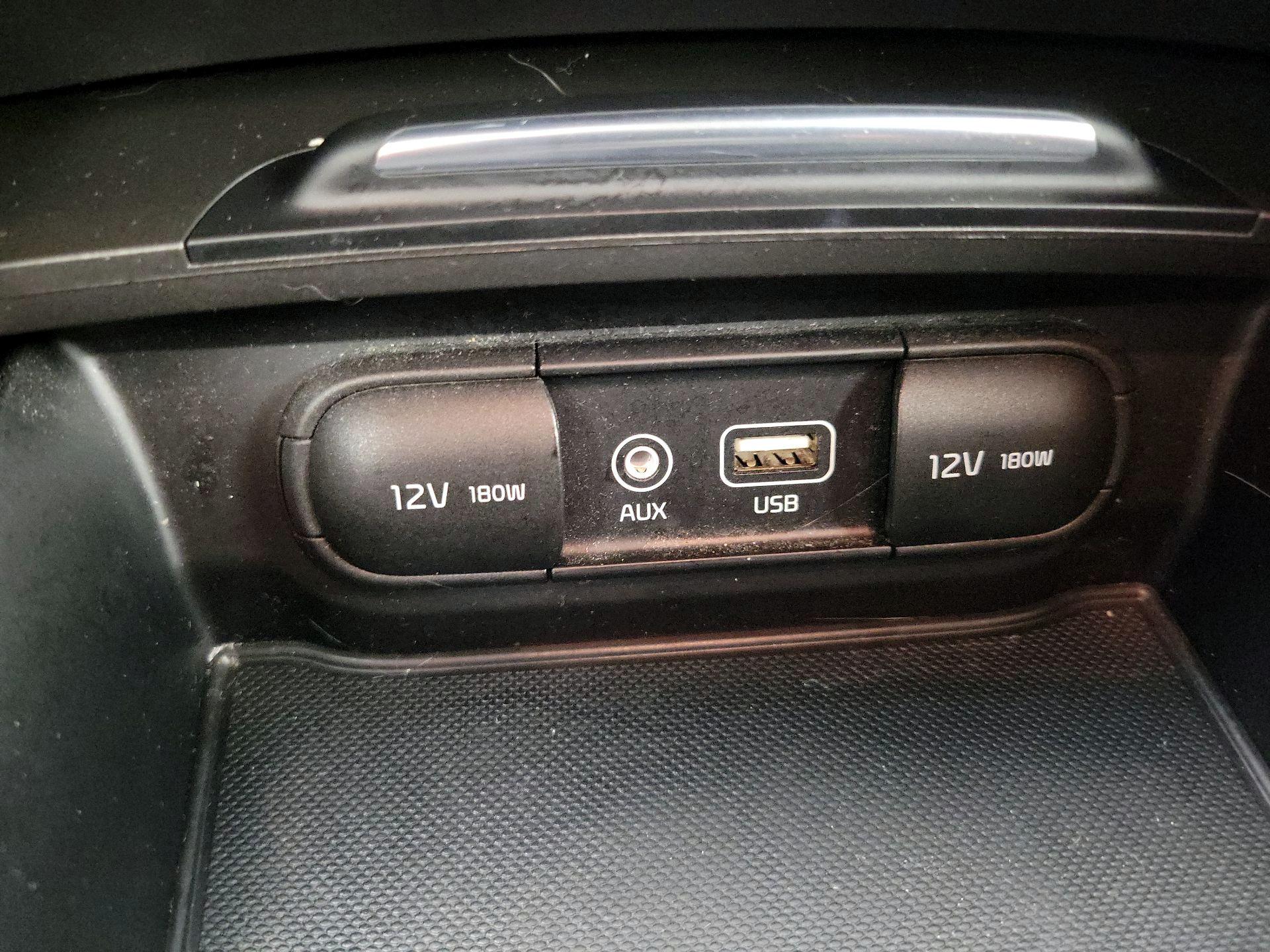 Thumbnail: 2016 Kia Optima - 16