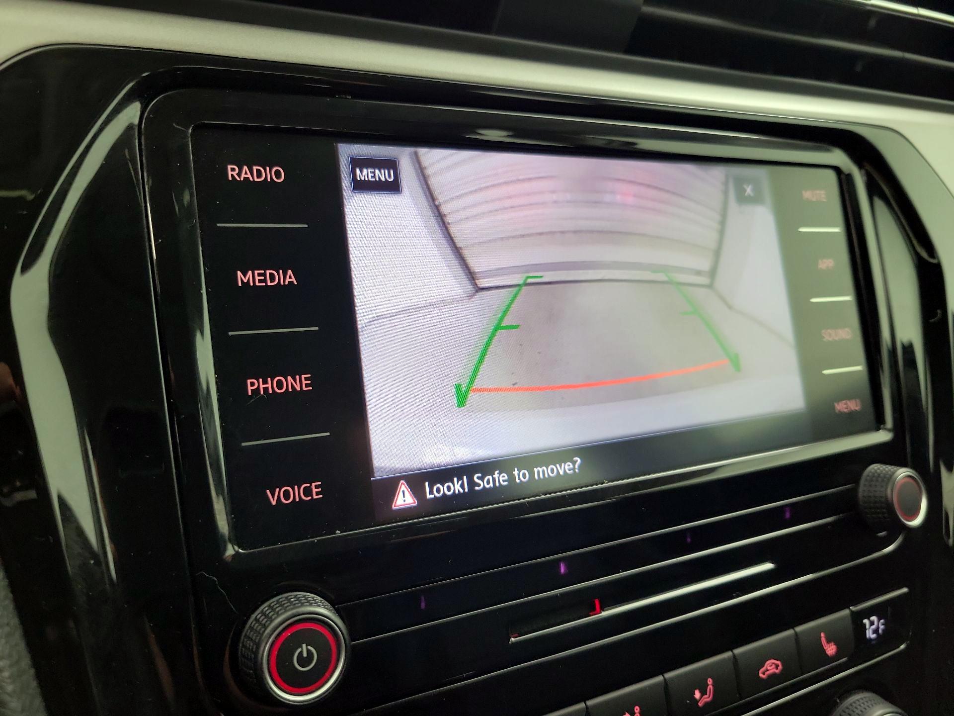 Thumbnail: 2020 Volkswagen Passat - 14