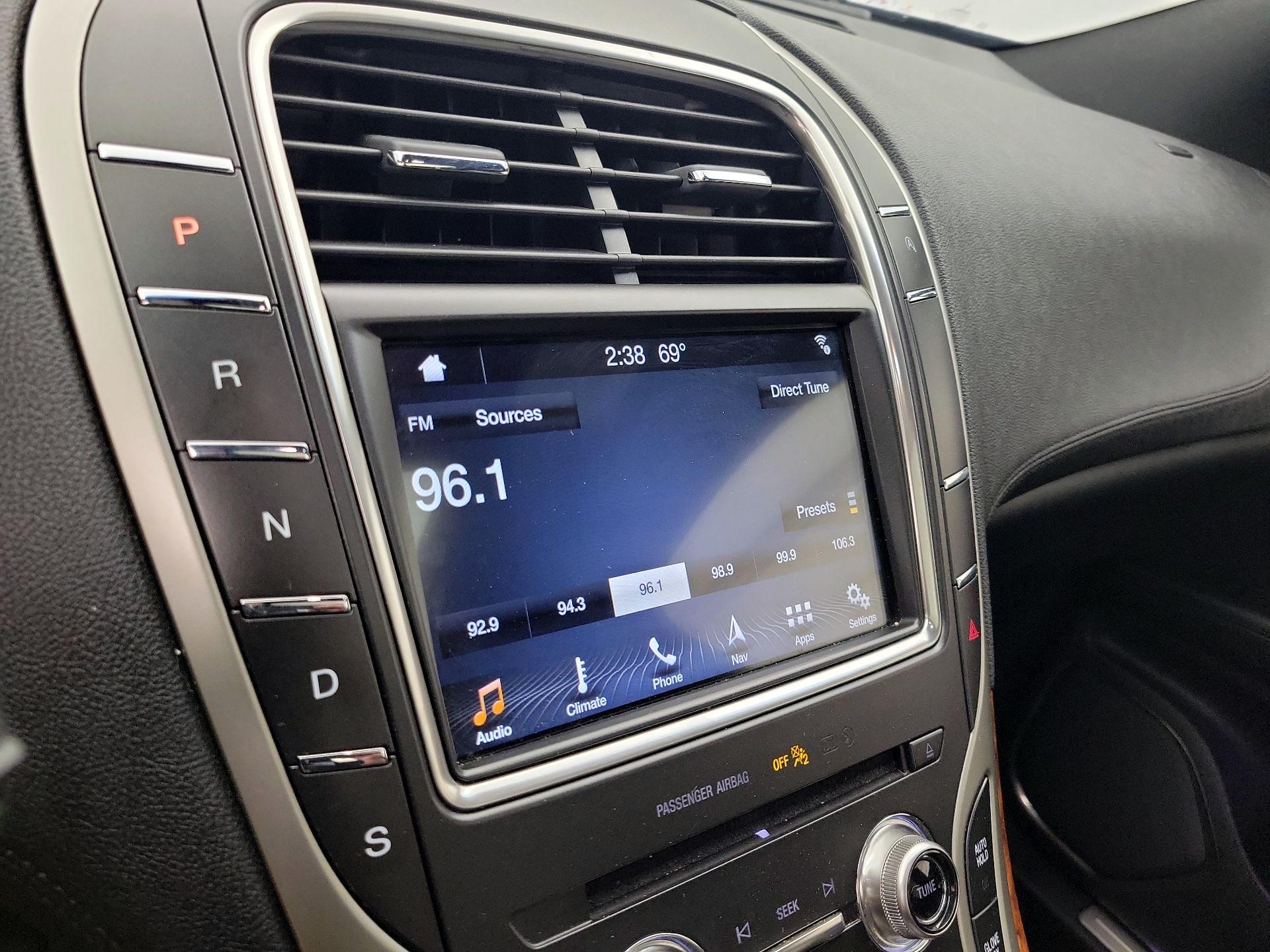 Thumbnail: 2019 Lincoln Nautilus - 16