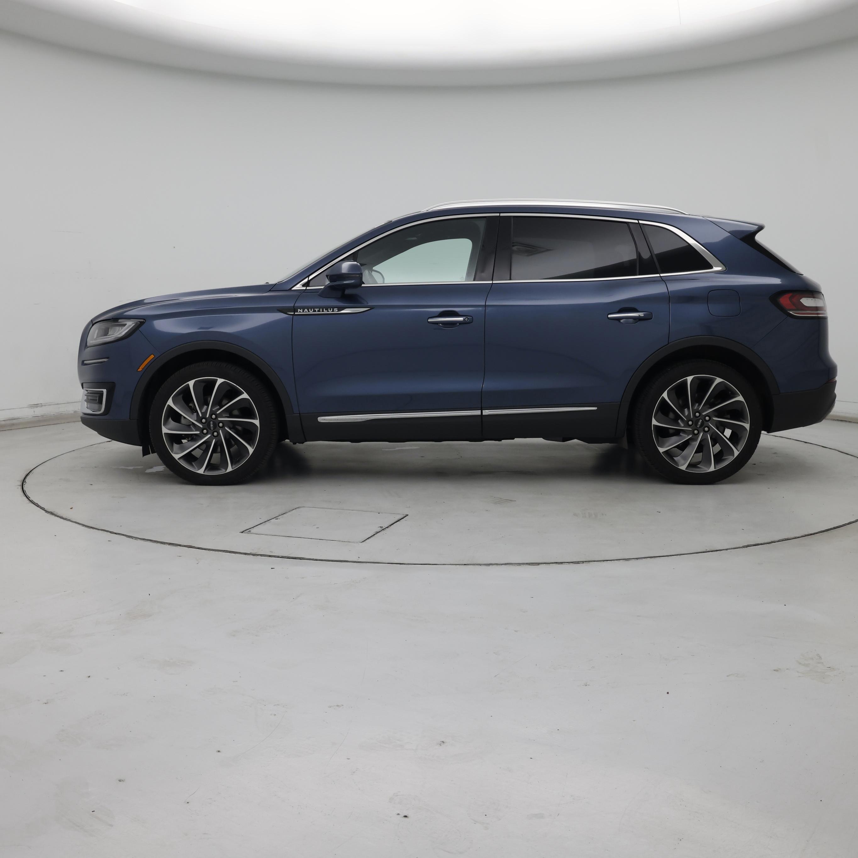 Thumbnail: 2019 Lincoln Nautilus - 3