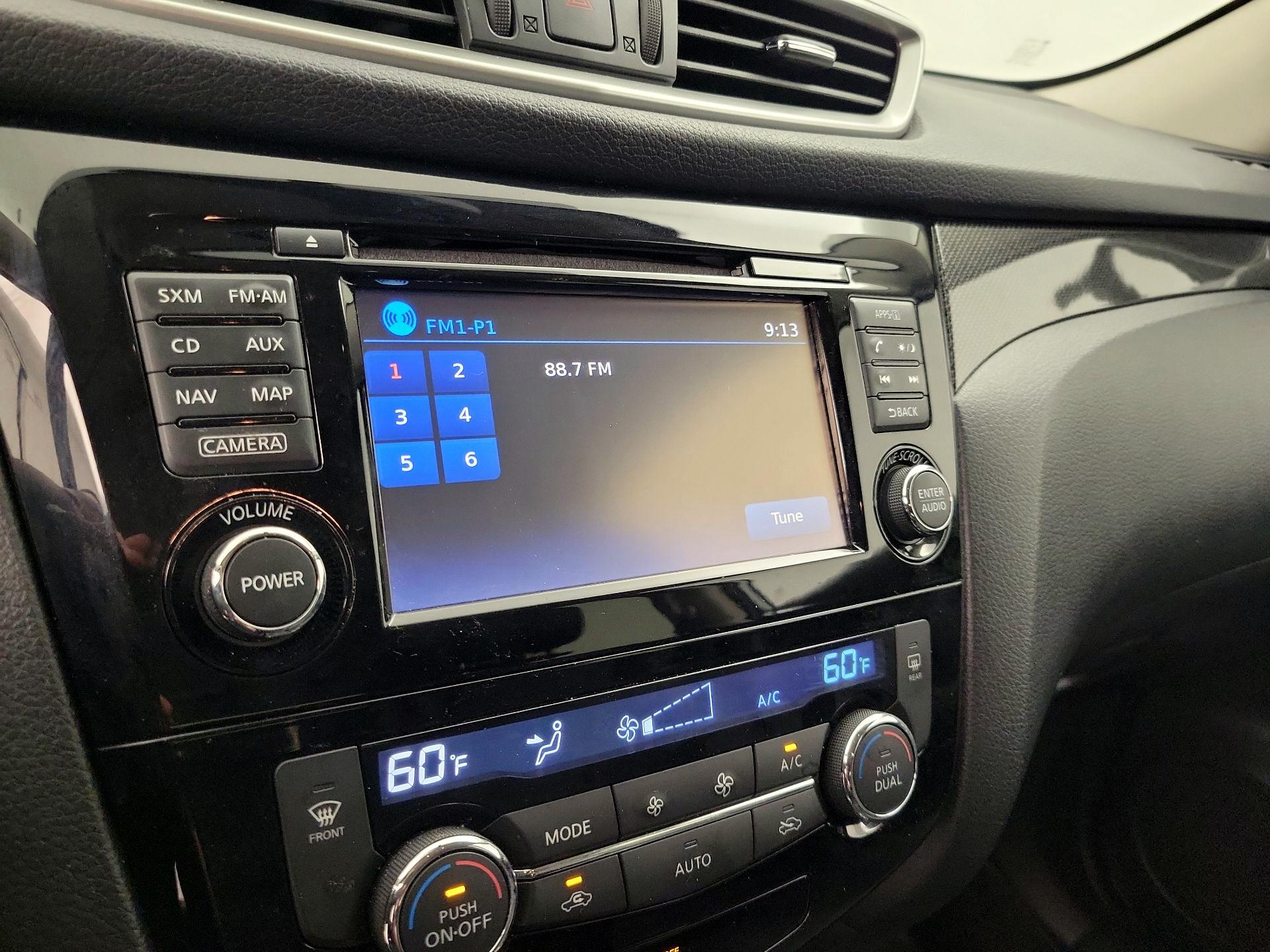 Thumbnail: 2016 Nissan Rogue - 16
