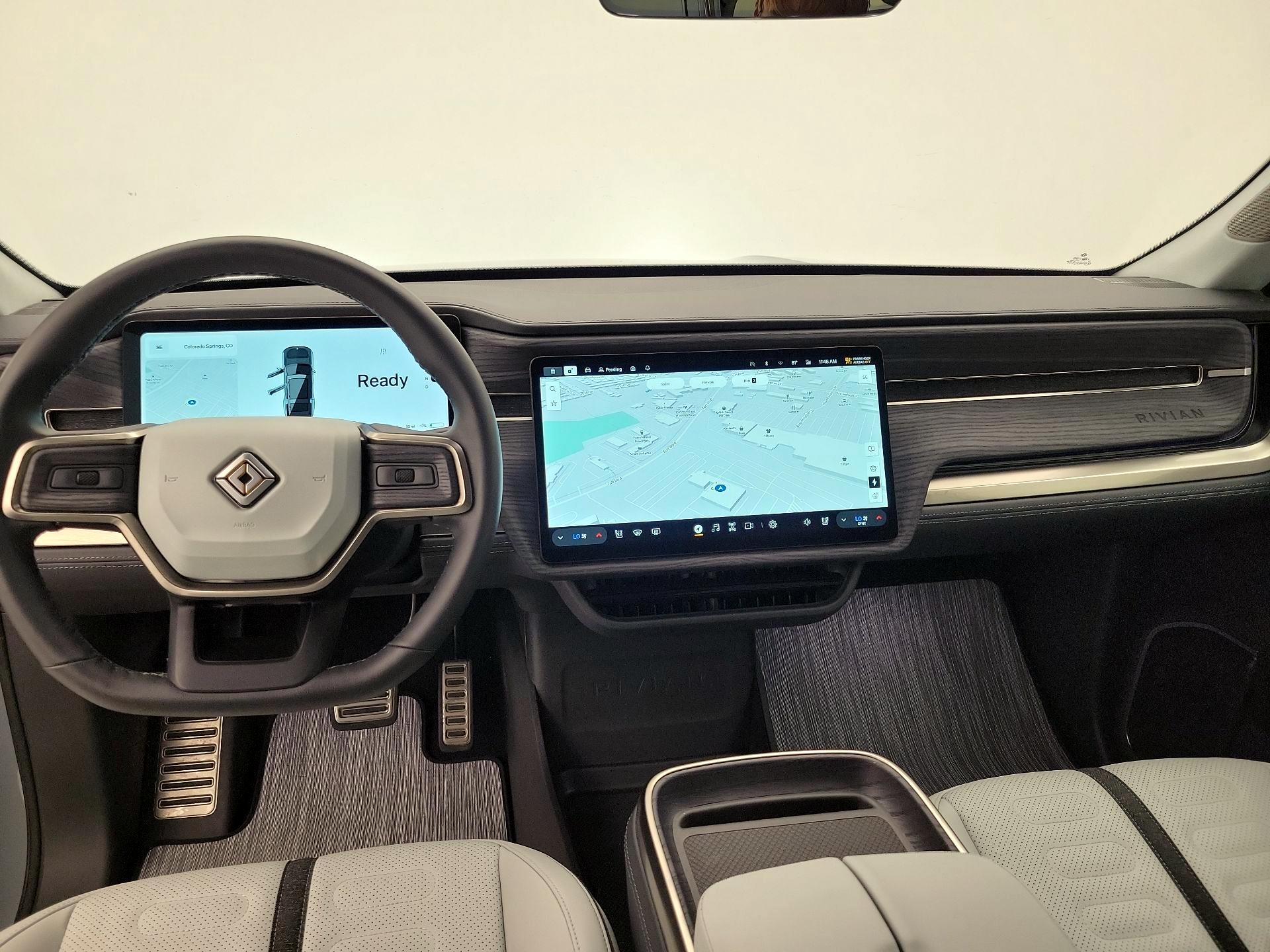 Thumbnail: 2024 Rivian R1S - 9