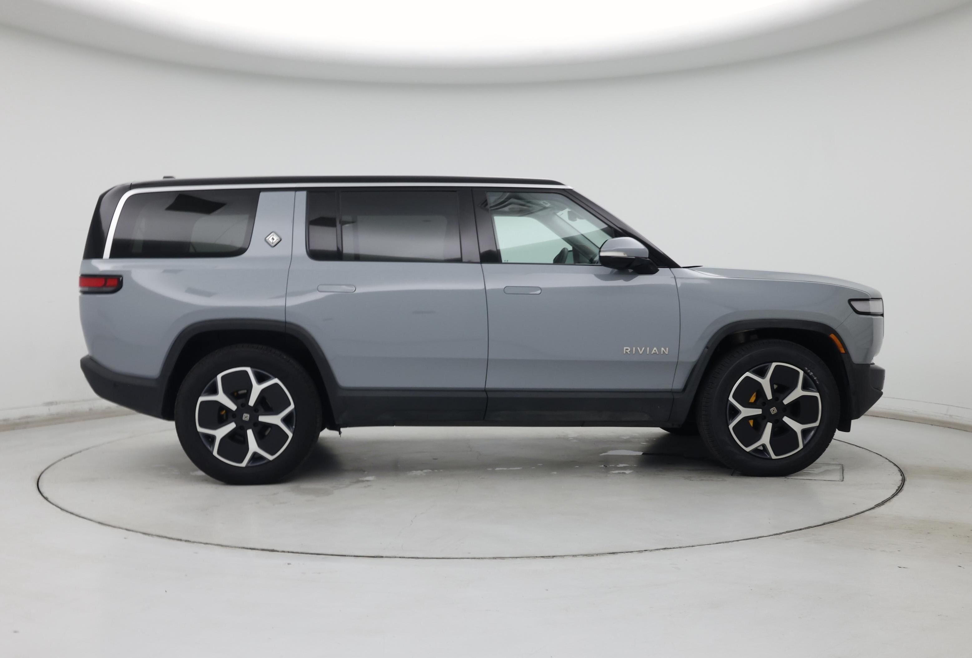 Thumbnail: 2024 Rivian R1S - 7