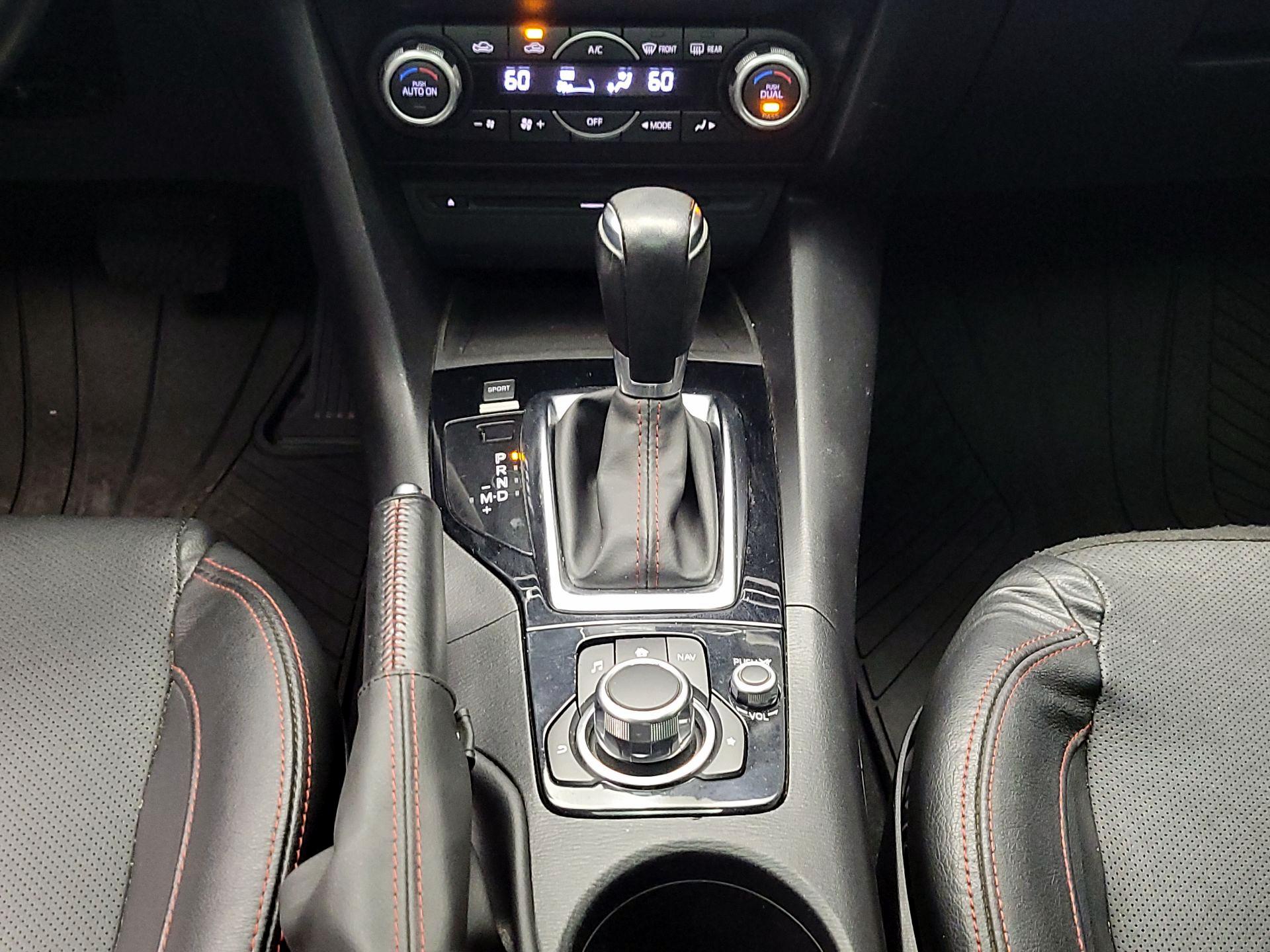 Thumbnail: 2015 Mazda Mazda3 - 18