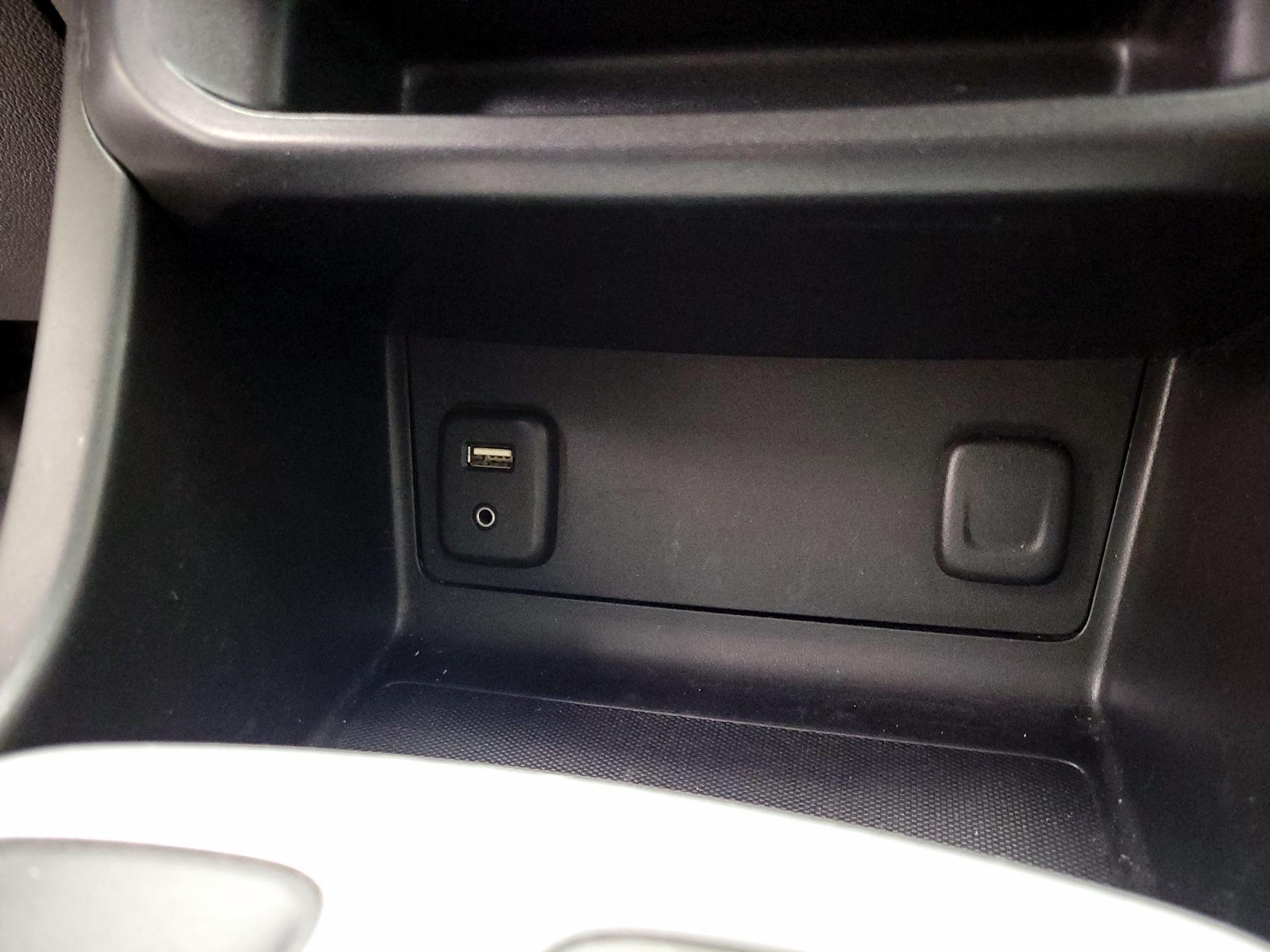 Thumbnail: 2016 Chevrolet Colorado - 18