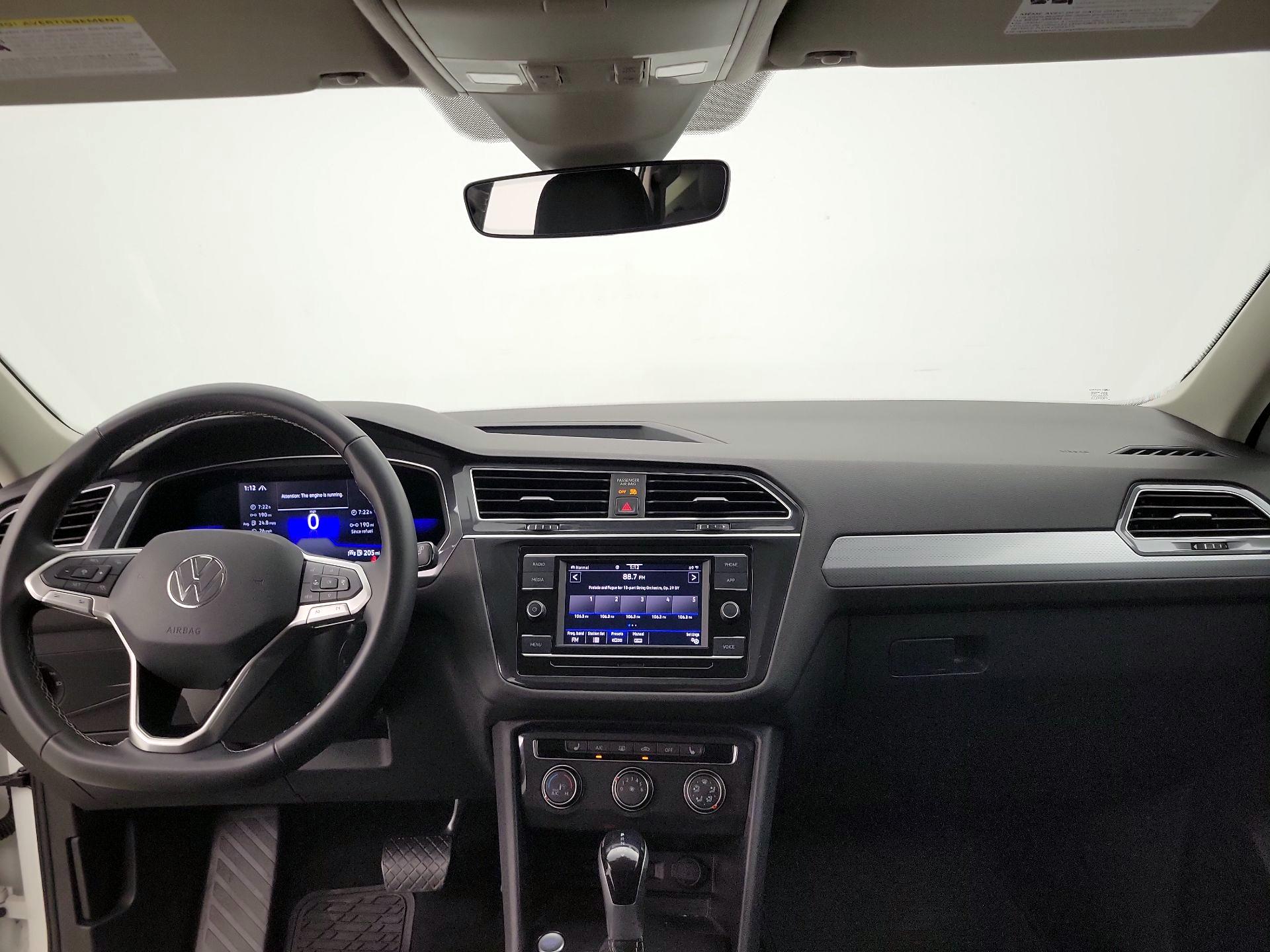 Thumbnail: 2022 Volkswagen Tiguan - 9