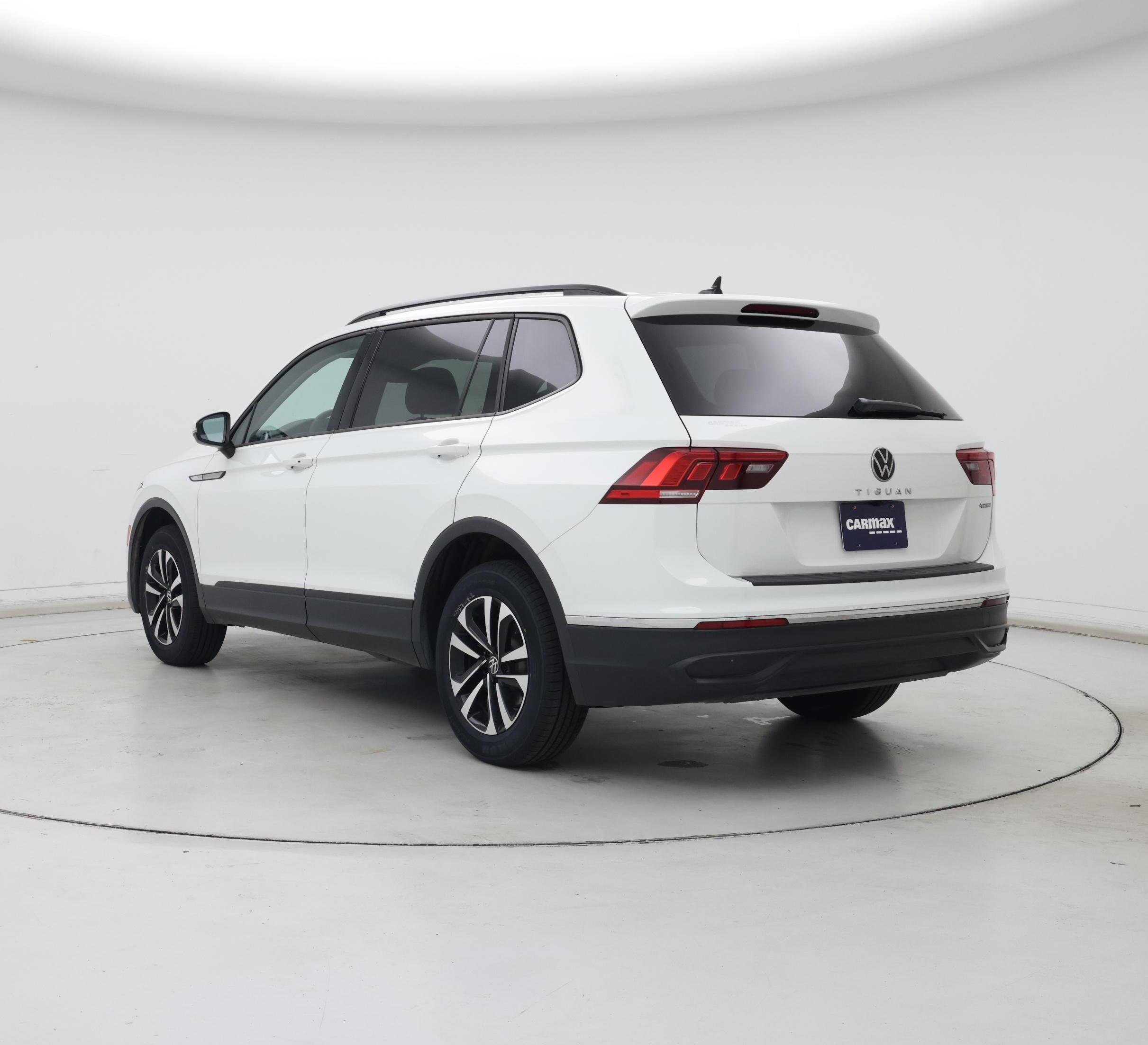 Thumbnail: 2022 Volkswagen Tiguan - 2