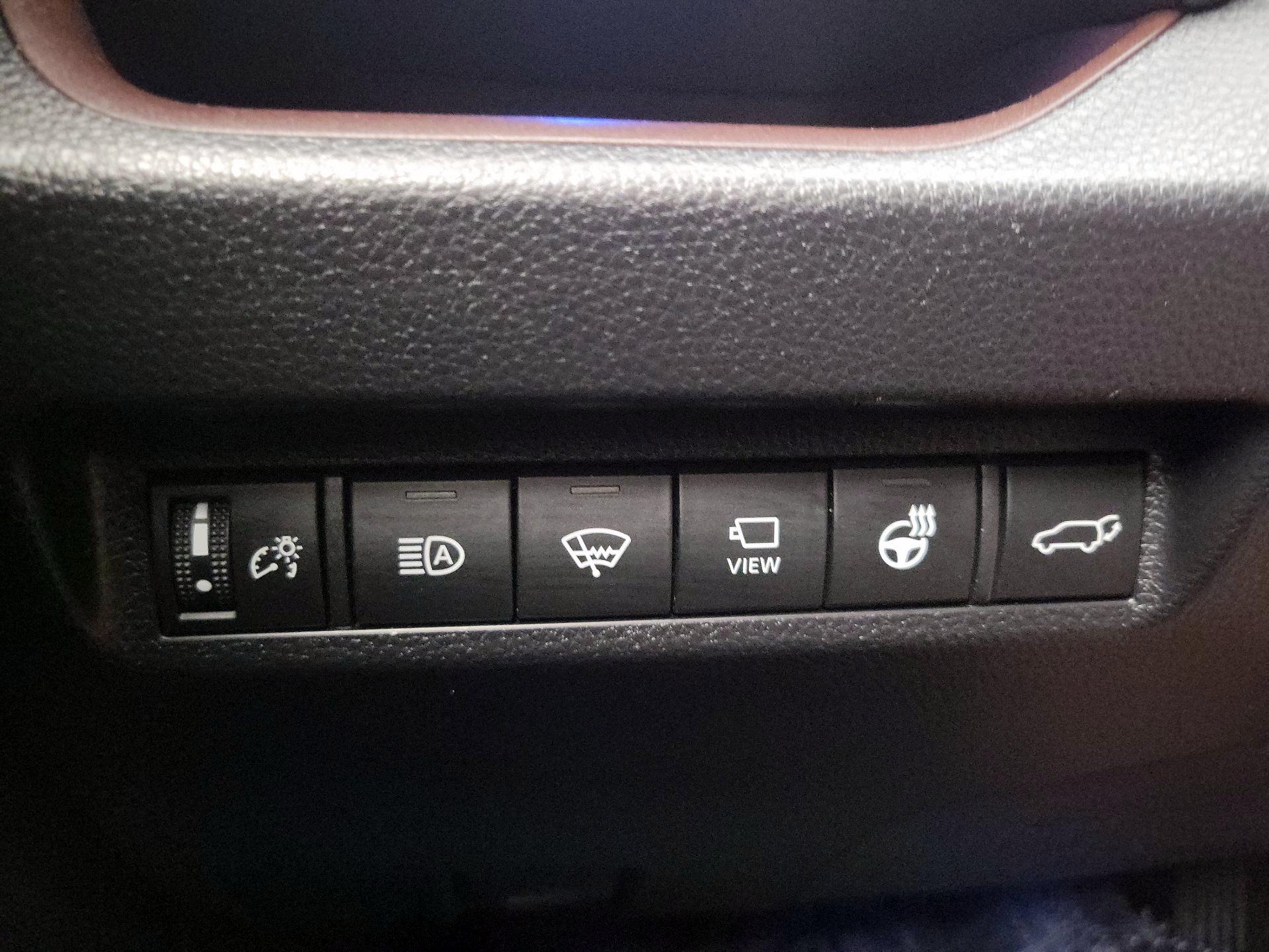 Thumbnail: 2019 Toyota RAV4 - 11