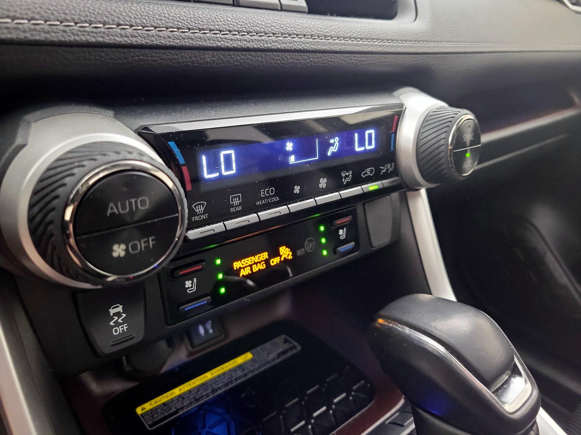 Thumbnail: 2019 Toyota RAV4 - 15