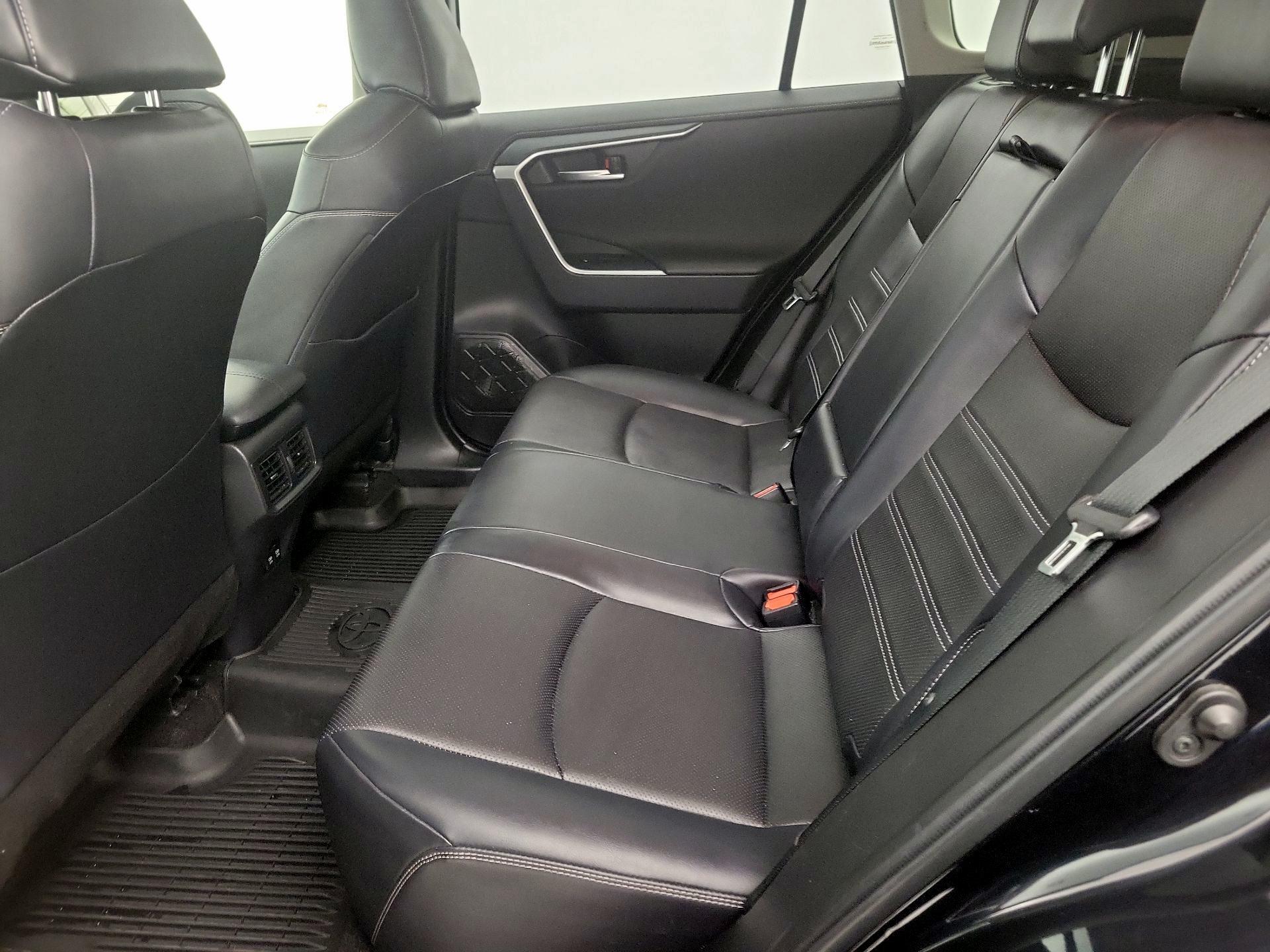 Thumbnail: 2019 Toyota RAV4 - 19