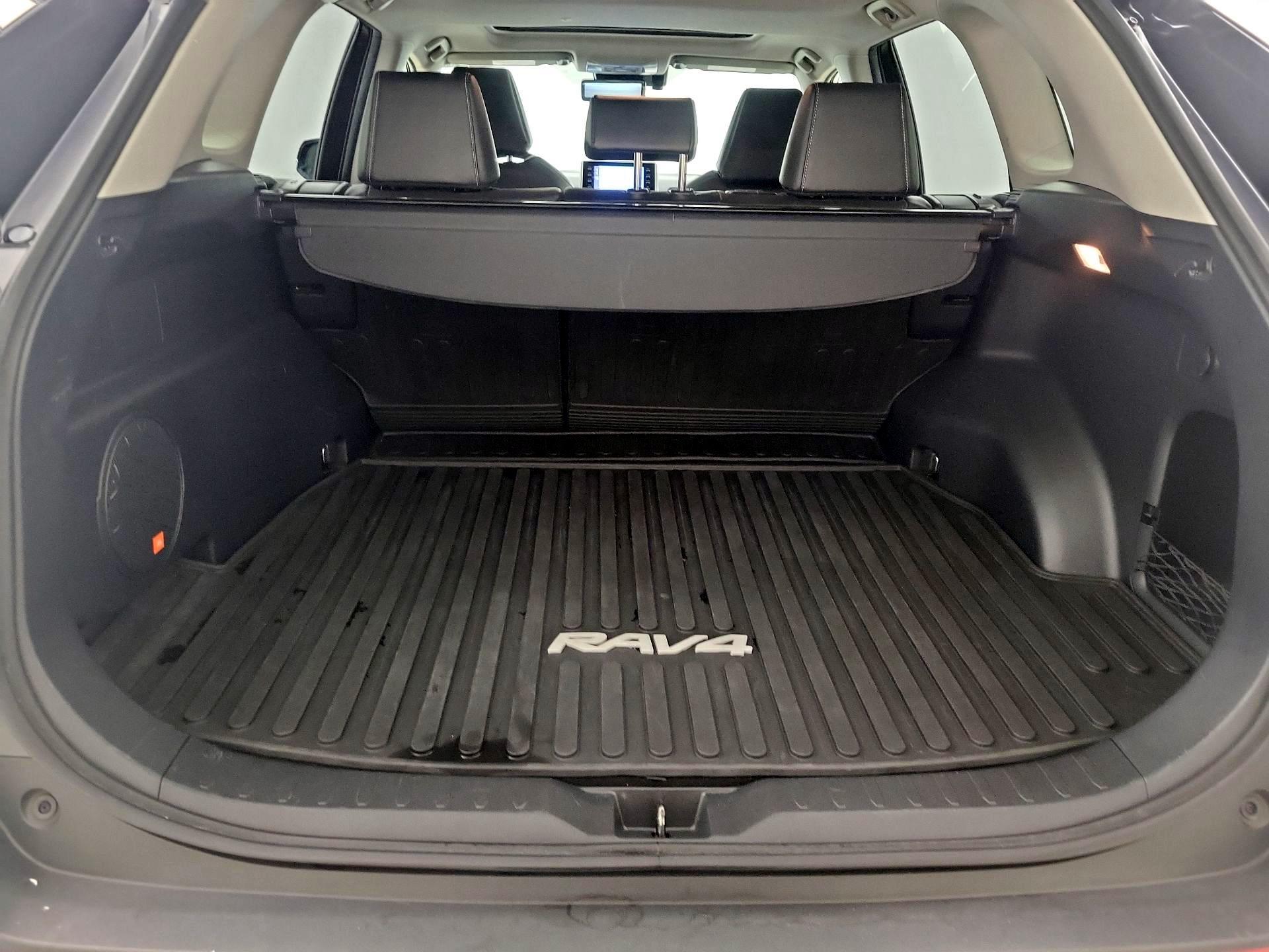 Thumbnail: 2019 Toyota RAV4 - 20