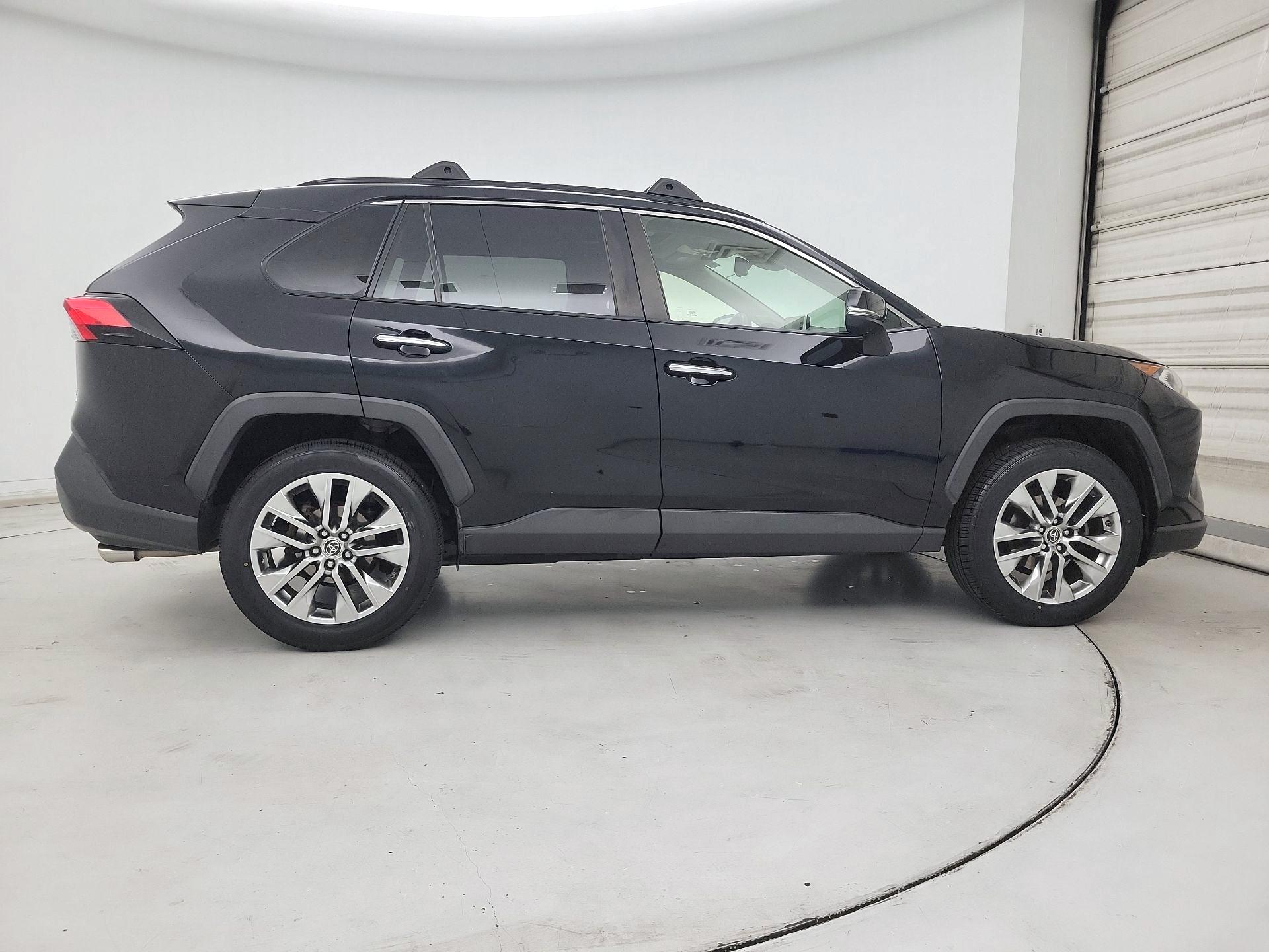 Thumbnail: 2019 Toyota RAV4 - 4