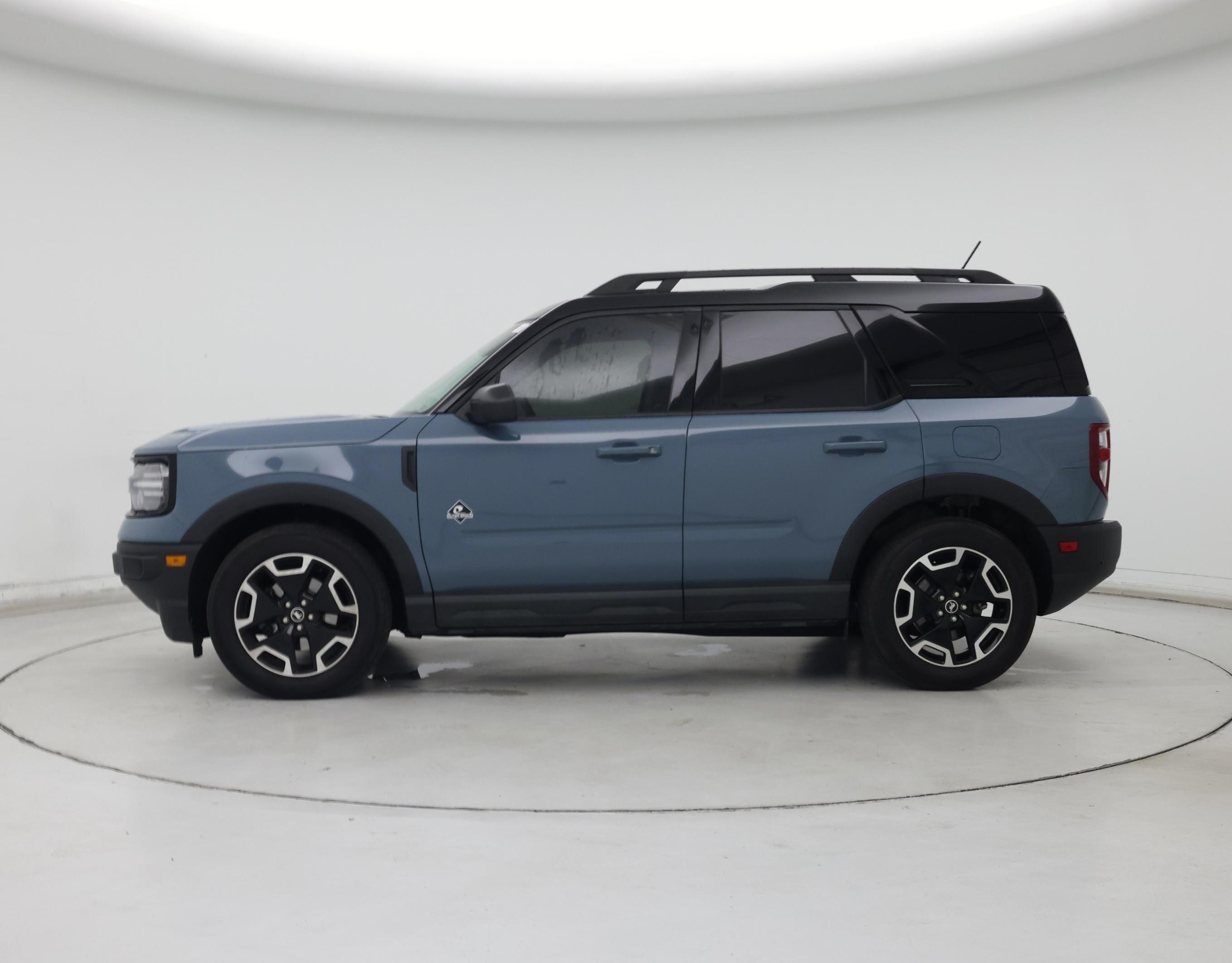 Thumbnail: 2022 Ford Bronco Sport - 3