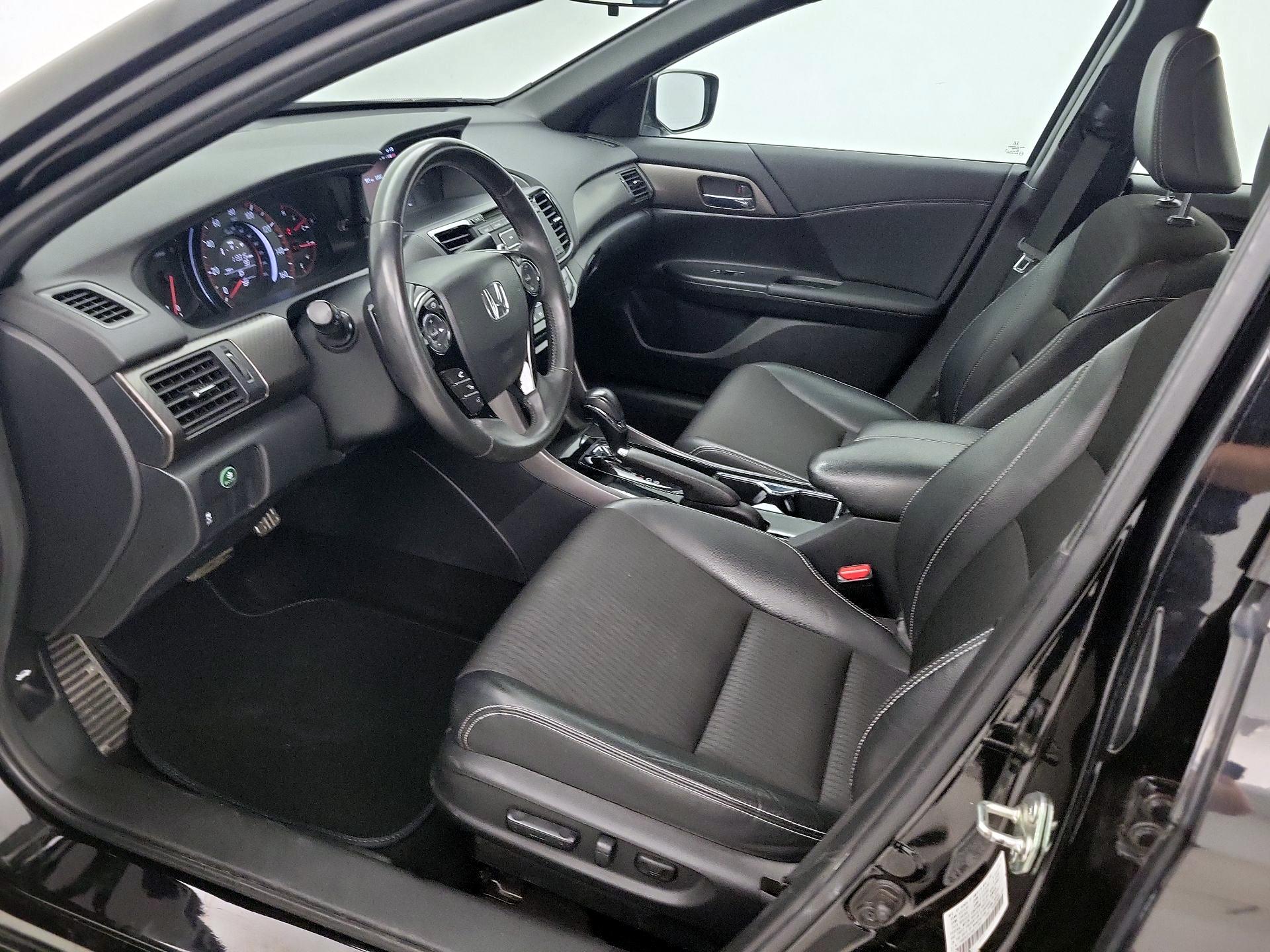 Thumbnail: 2016 Honda Accord - 11