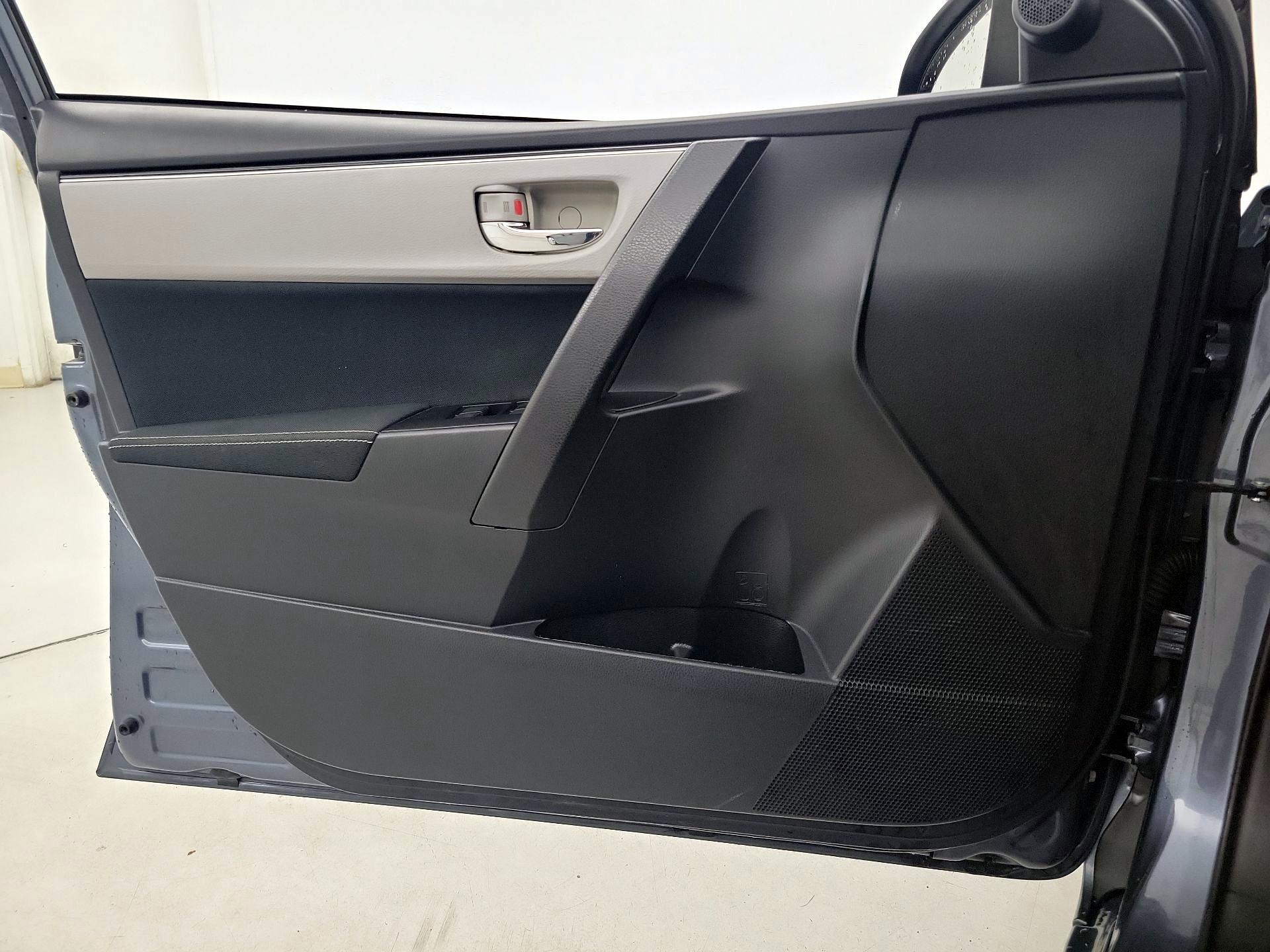 Thumbnail: 2018 Toyota Corolla - 12