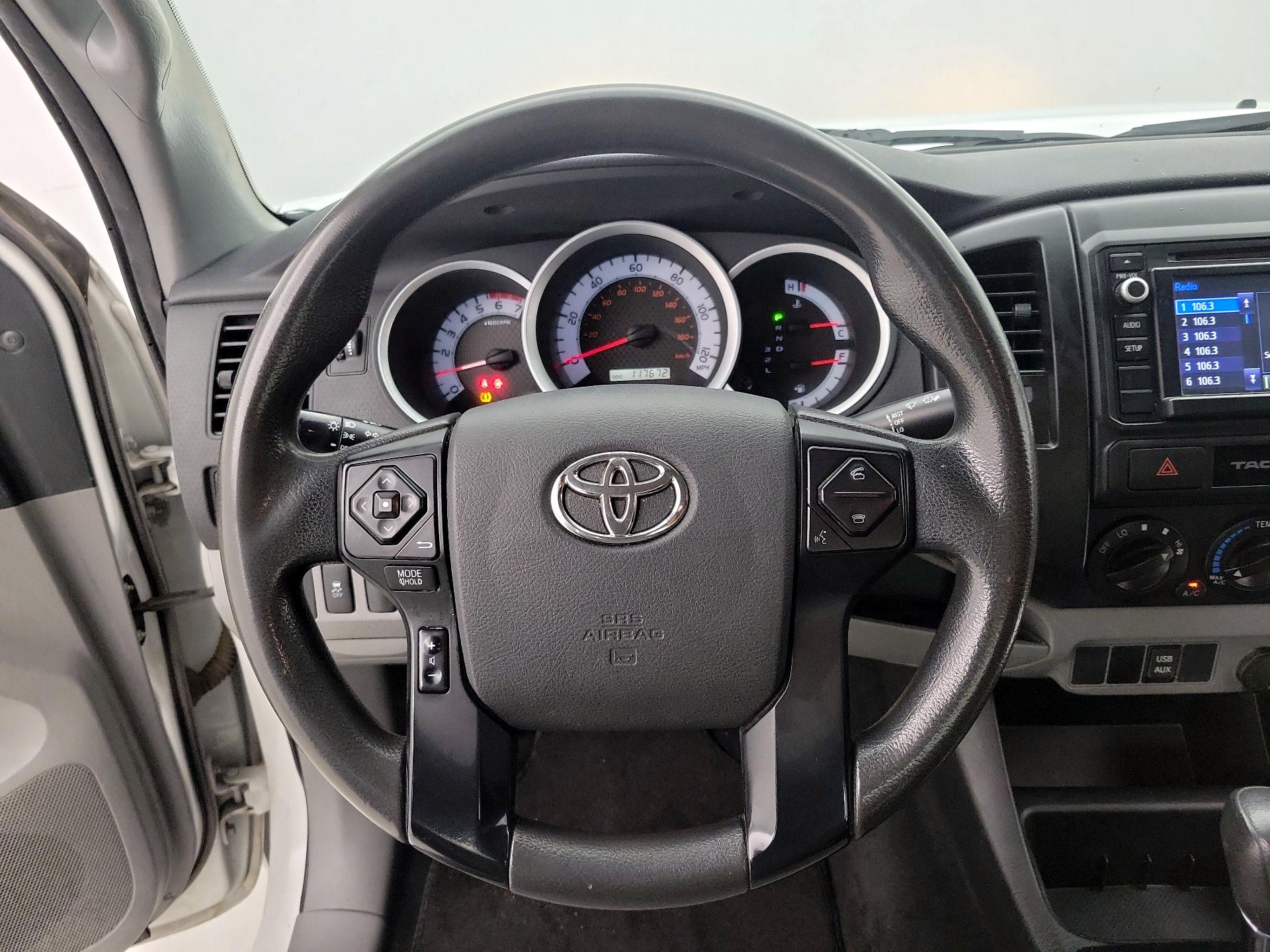 Thumbnail: 2015 Toyota Tacoma - 10