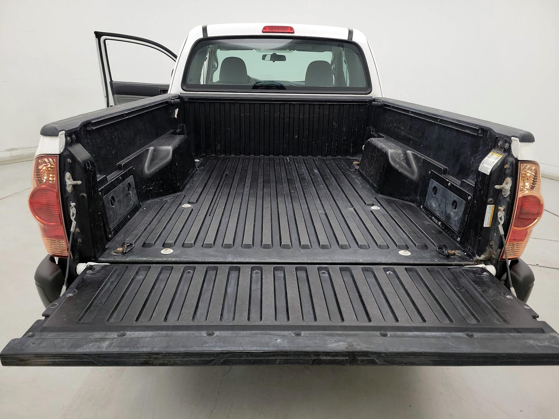 Thumbnail: 2015 Toyota Tacoma - 18