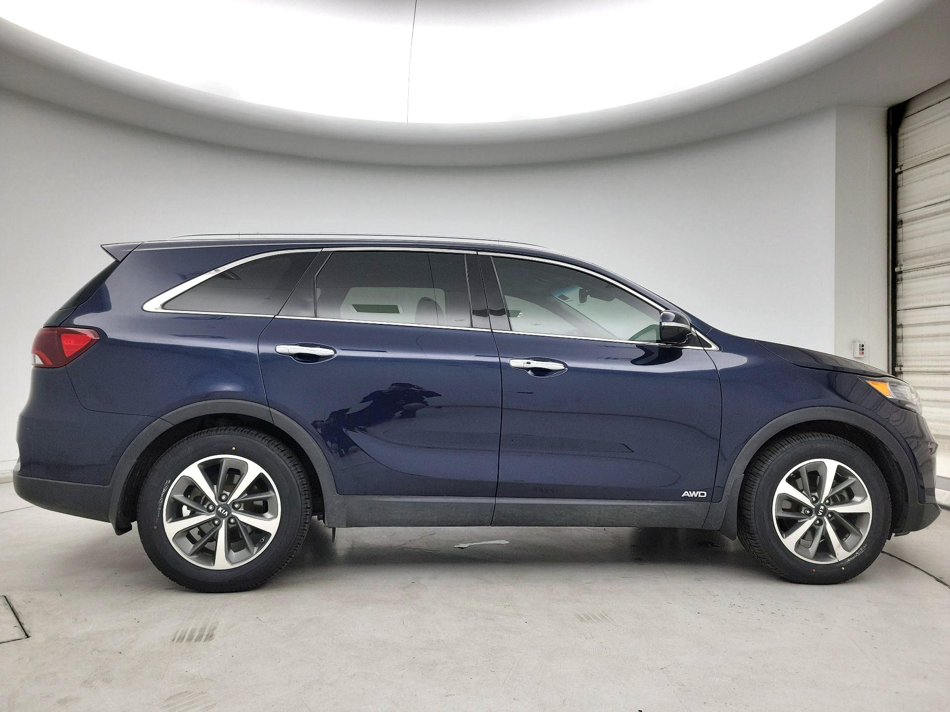 Thumbnail: 2019 Kia Sorento - 4