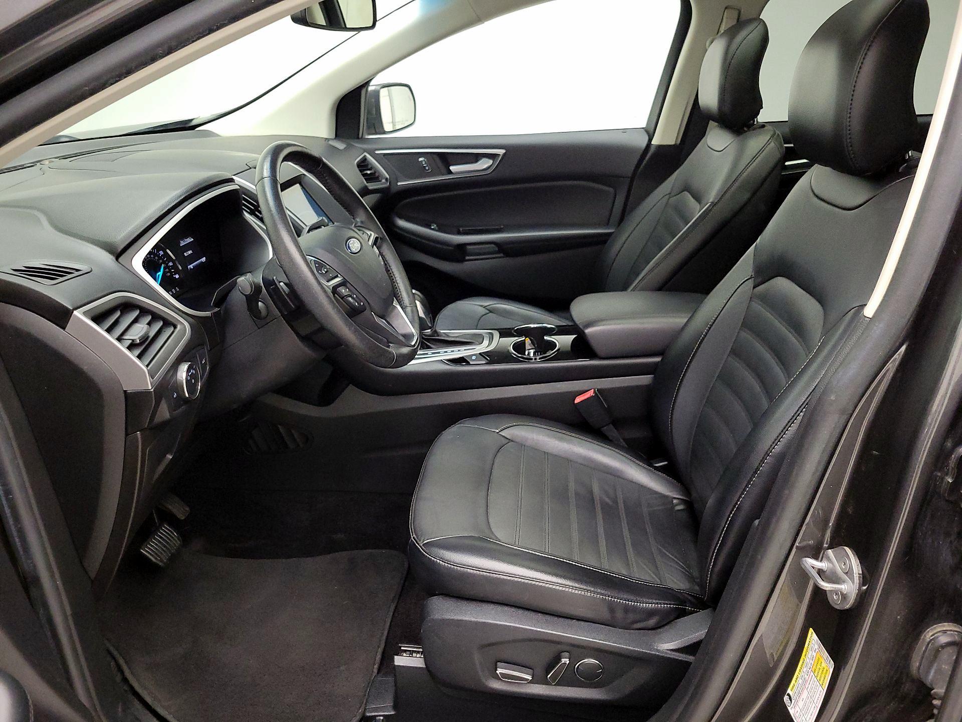 Thumbnail: 2017 Ford Edge - 11